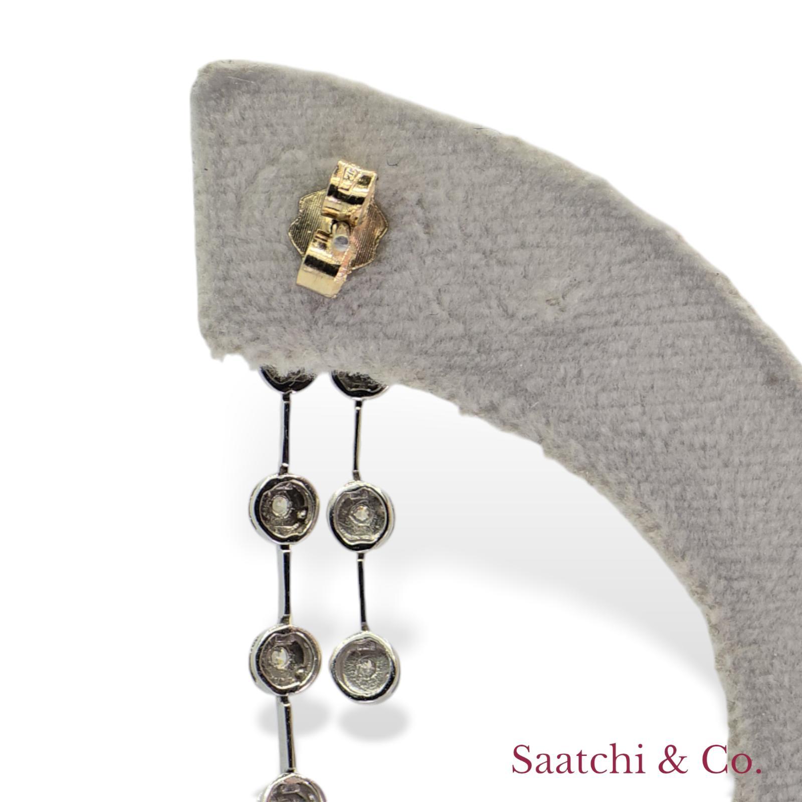 Orecchini a catena con diamanti naturali in oro bianco 18k 750 In condizioni Nuovo in vendita a New York, NY