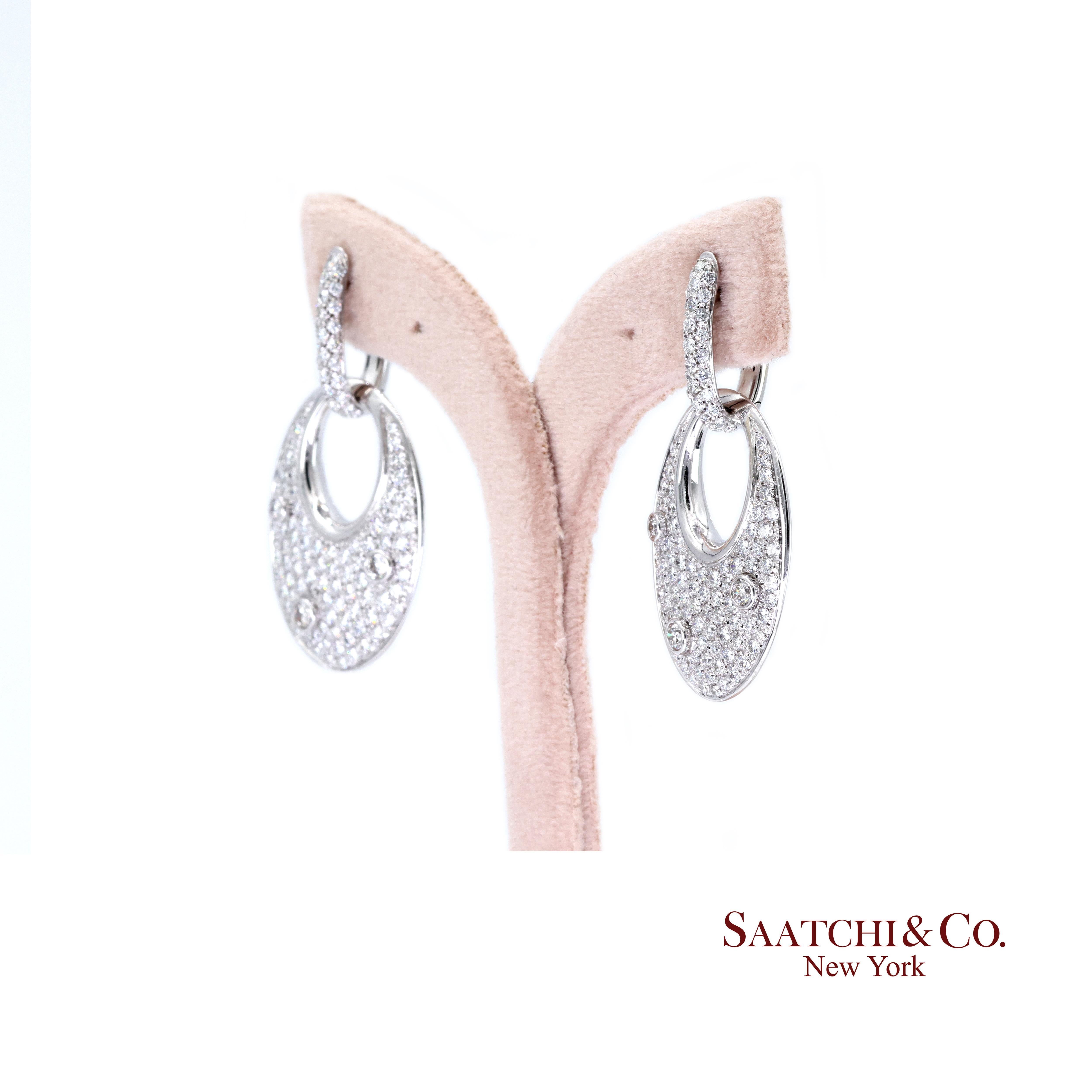 Contemporain Boucle d'oreille en or blanc 18k 750 diamants naturels en vente
