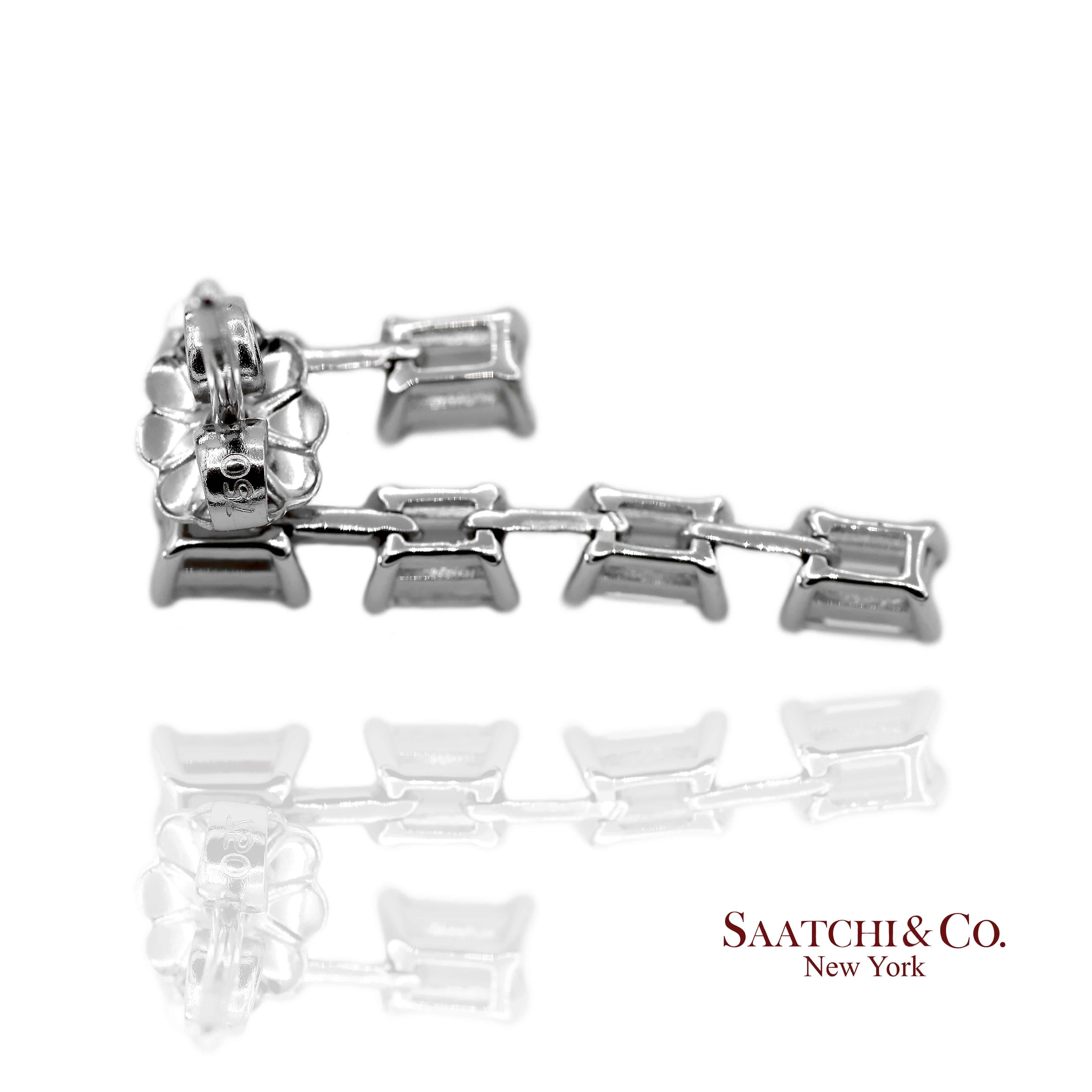 Boucles d'oreilles en or blanc 18K 750 diamants naturels taille émeraude en vente 5