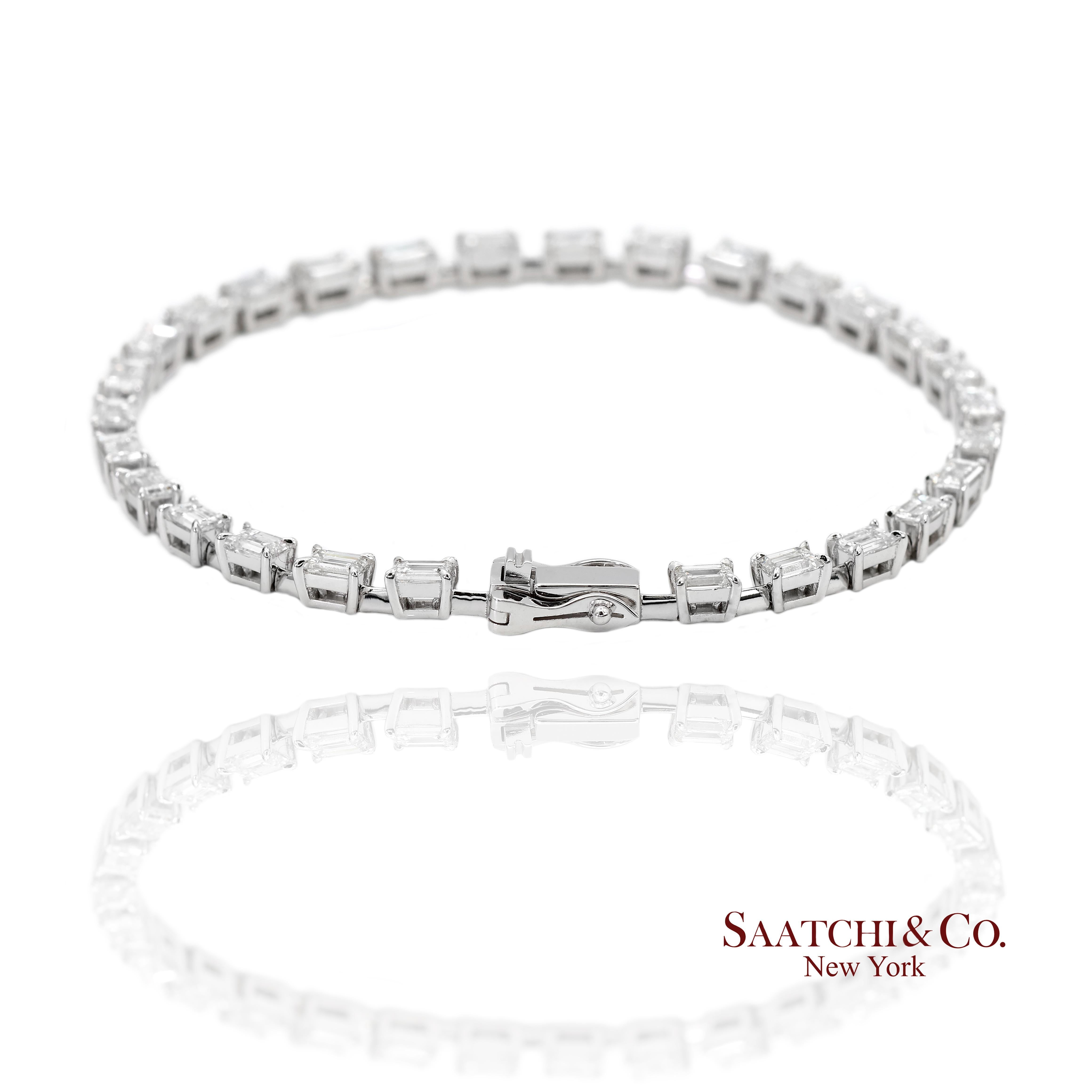 Pulsera de tenis de oro blanco de 18 quilates con diamantes naturales

Tipo de metal: Oro blanco de 18 quilates
Peso total del artículo: 8,3 gramos
Longitud: 7,0 pulg.
Anchura: 3.3 mm
Altura: 3.5 mm
De tamaño considerable: Sí
1:
Piedra principal: