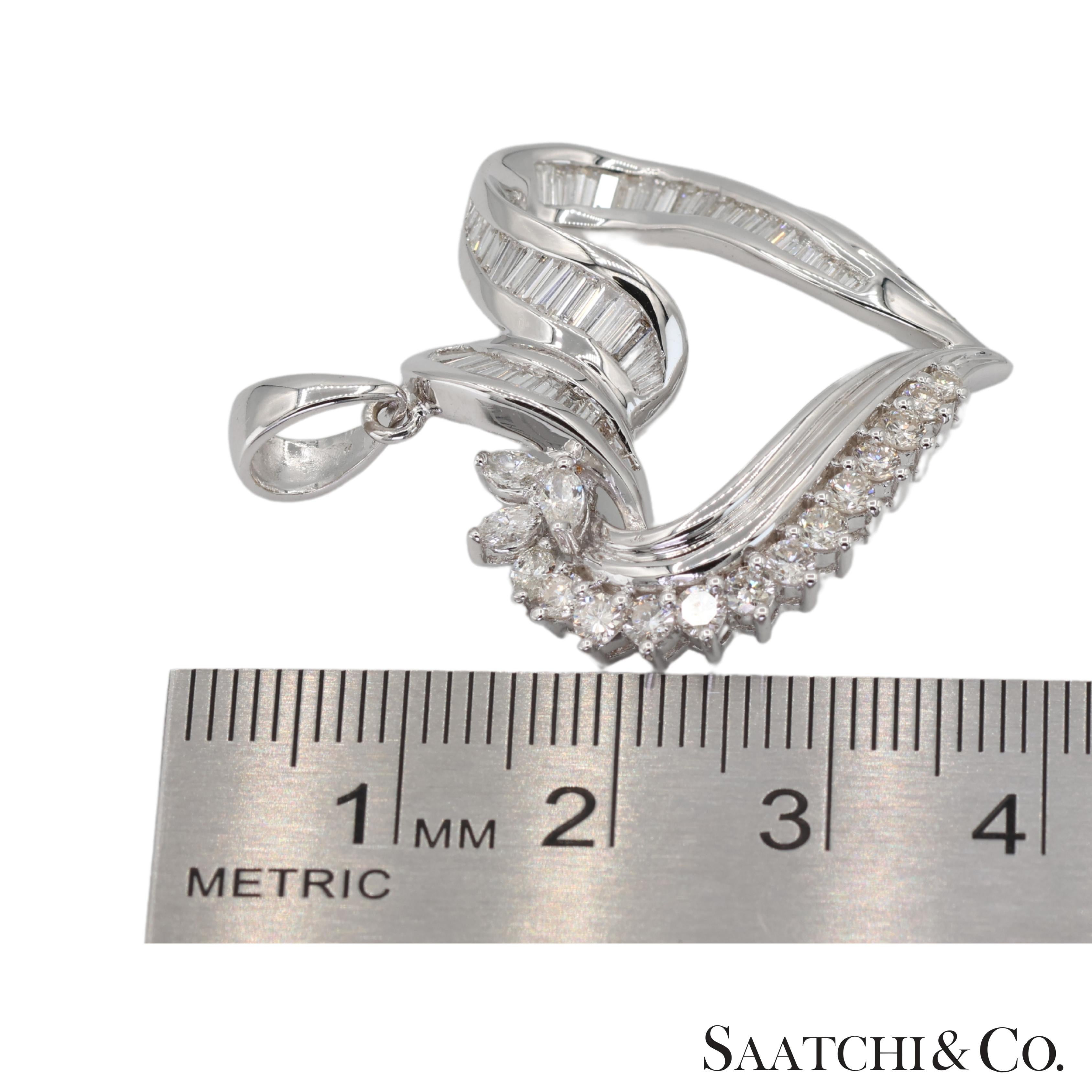18k 750 Weißgold Naturdiamant Herzform Anhänger mit Kette im Angebot 5