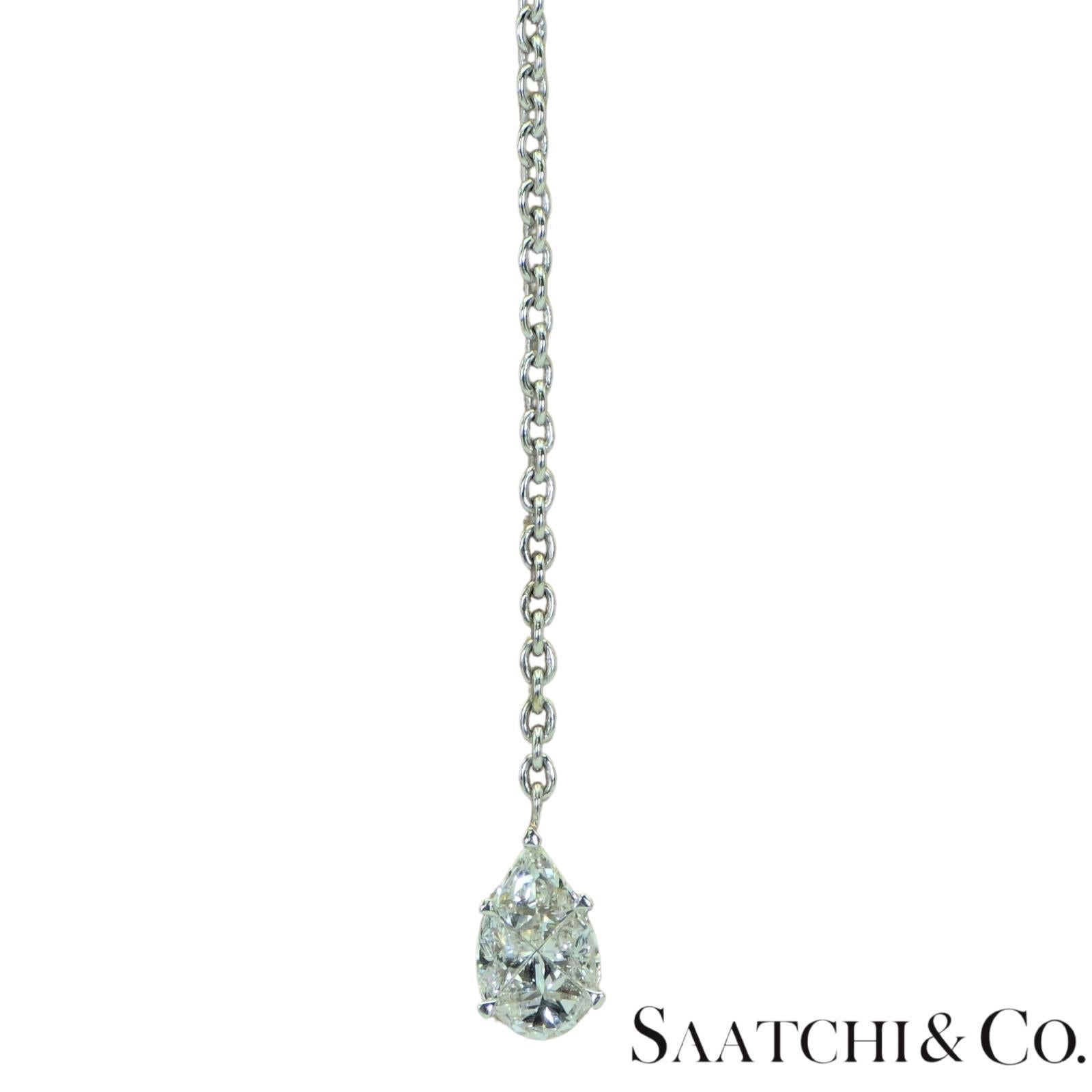 Colgante Esmeralda Ilusión de Diamante Natural de Oro Blanco 750 de 18k con Cadena en venta 4