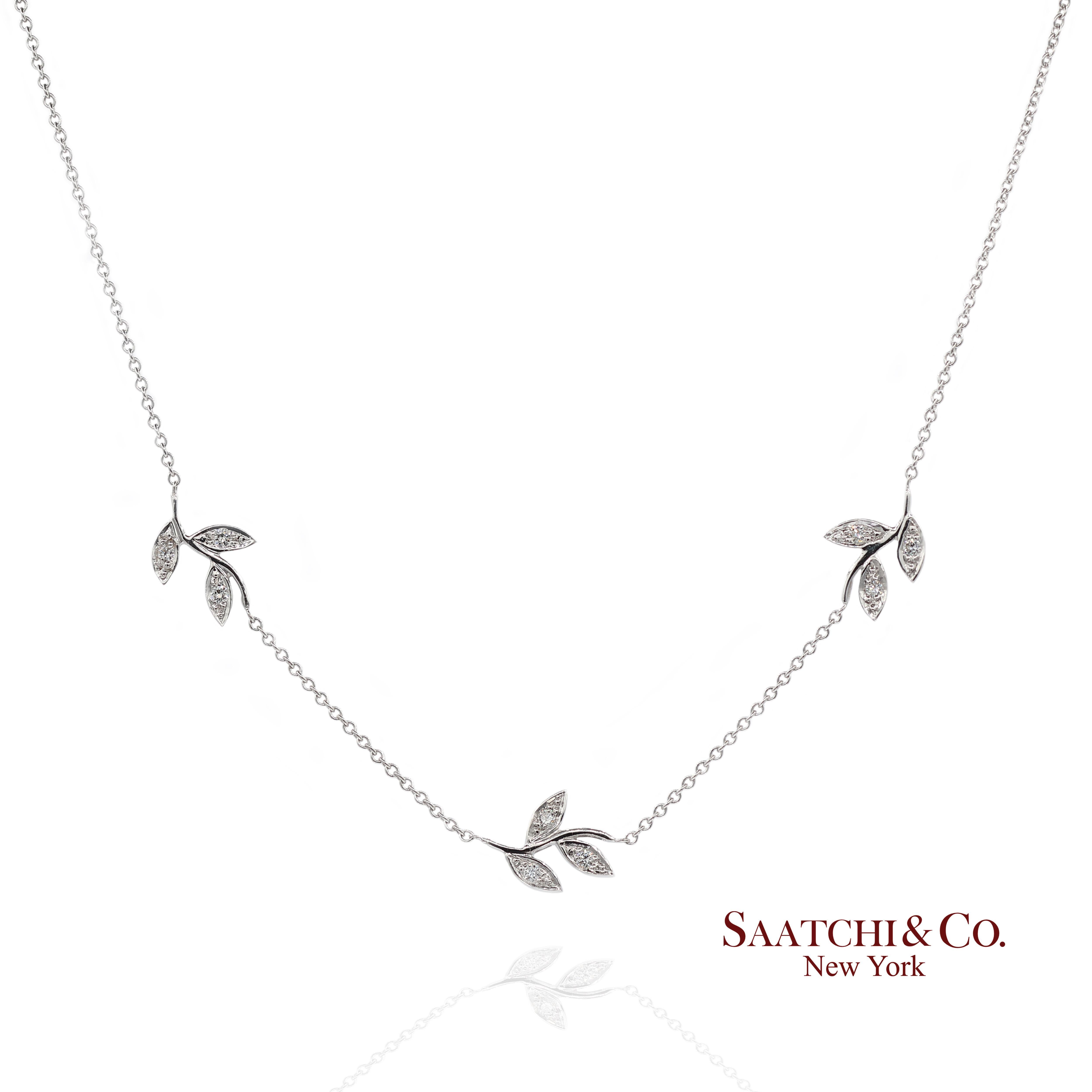 Collier à pendentif feuille en diamant naturel avec chaîne
Type de métal : Or blanc 18k
Poids total de l'article : 3,3 grammes
De grande taille : Oui
Longueur : 16.0 in
Largeur : 9.0 mm
Hauteur : 1.5 mm
1:
Pierre principale : Diamant naturel
Poids