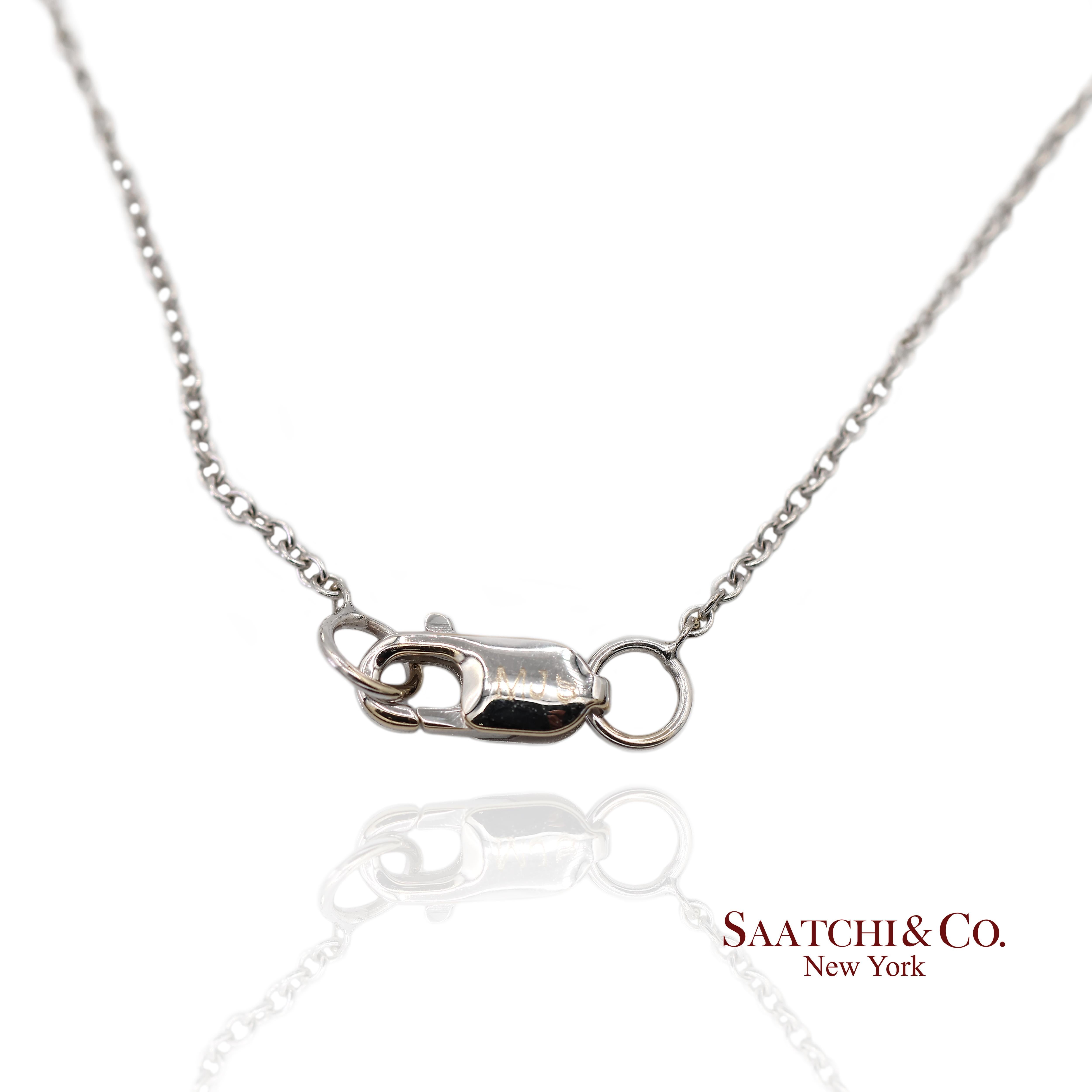 Collier à pendentif feuille en or blanc 18K 750 diamants naturels avec chaîne en vente 1