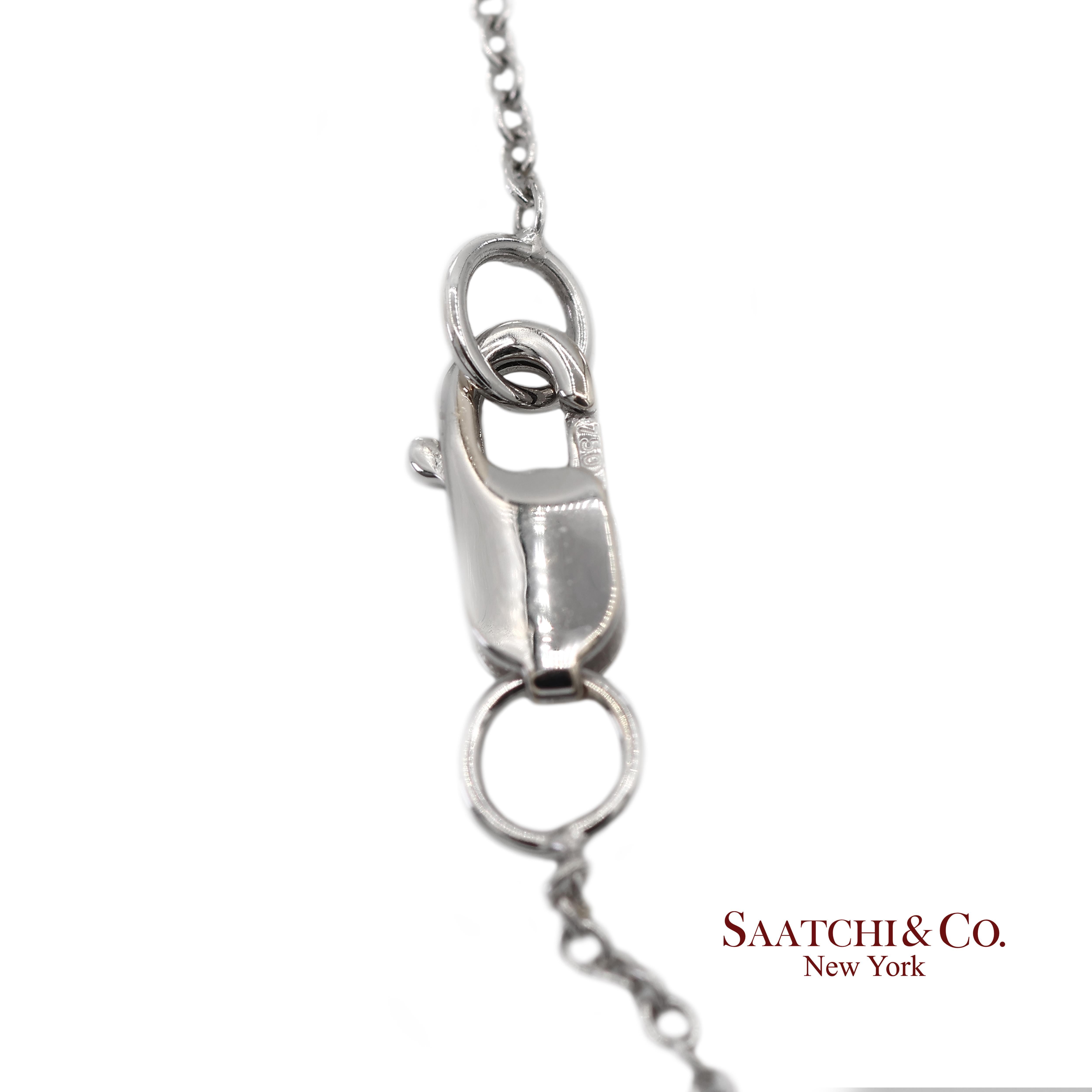 Collier à pendentif feuille en or blanc 18K 750 diamants naturels avec chaîne en vente 2