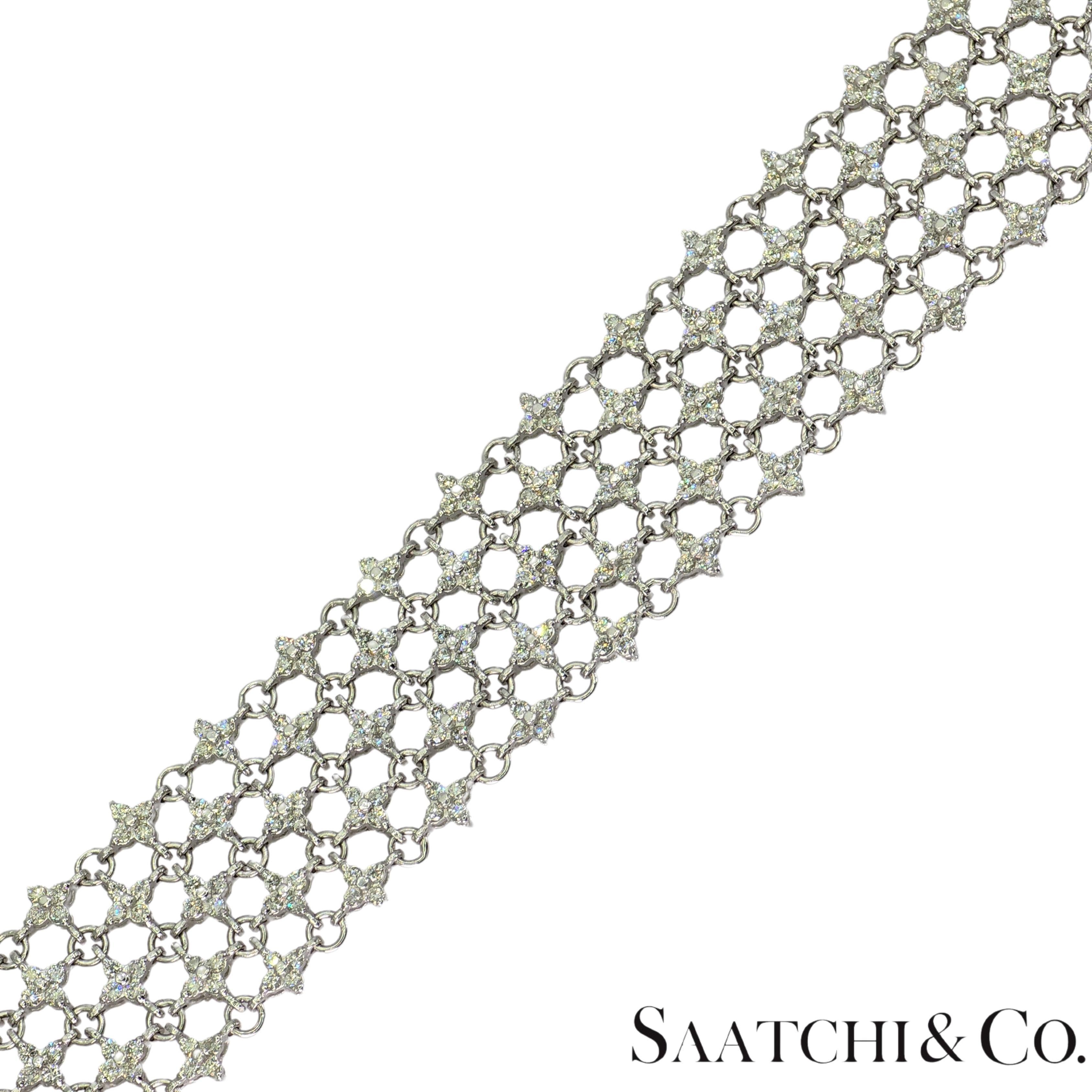 Contemporary 18k 750 White Gold Natural Diamond Mesh Bracelet For Sale