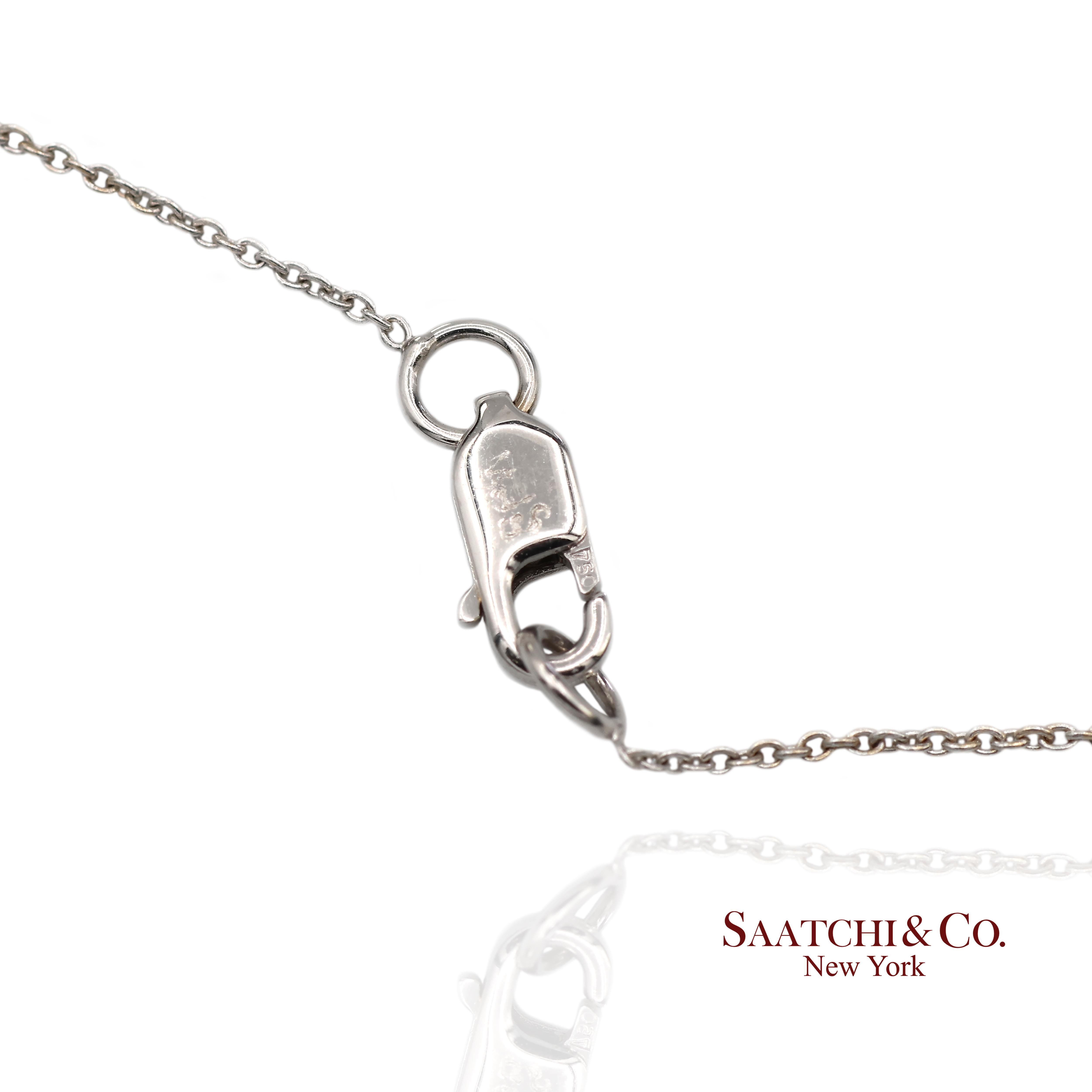 Collier avec chaîne en or blanc 750 millièmes (18K) et pendentif en forme de petite croix en diamant naturel Pour femmes en vente