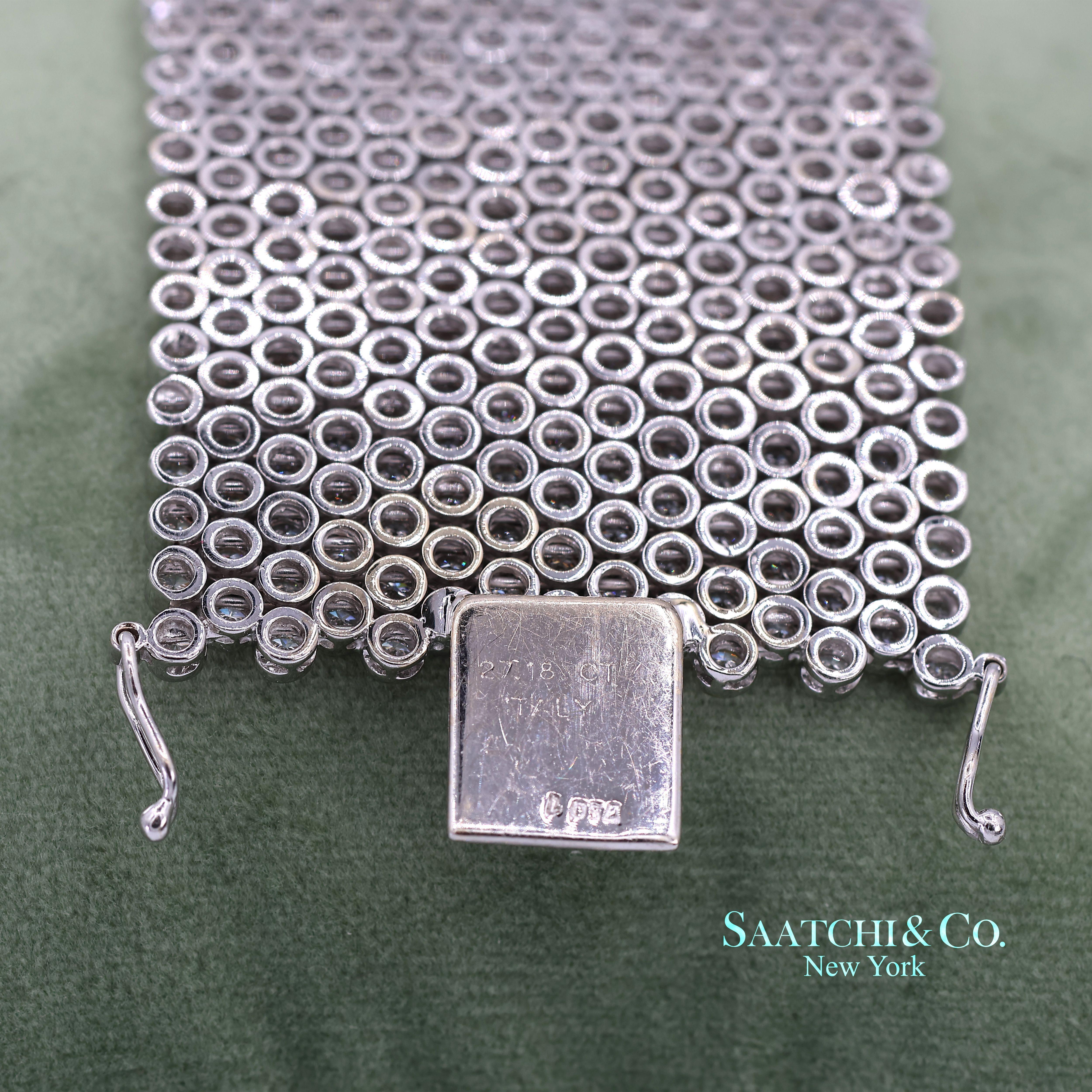 Bracciale a maglie larghe con diamanti naturali in oro bianco 18K 750 a 15 file In condizioni ottime in vendita a New York, NY