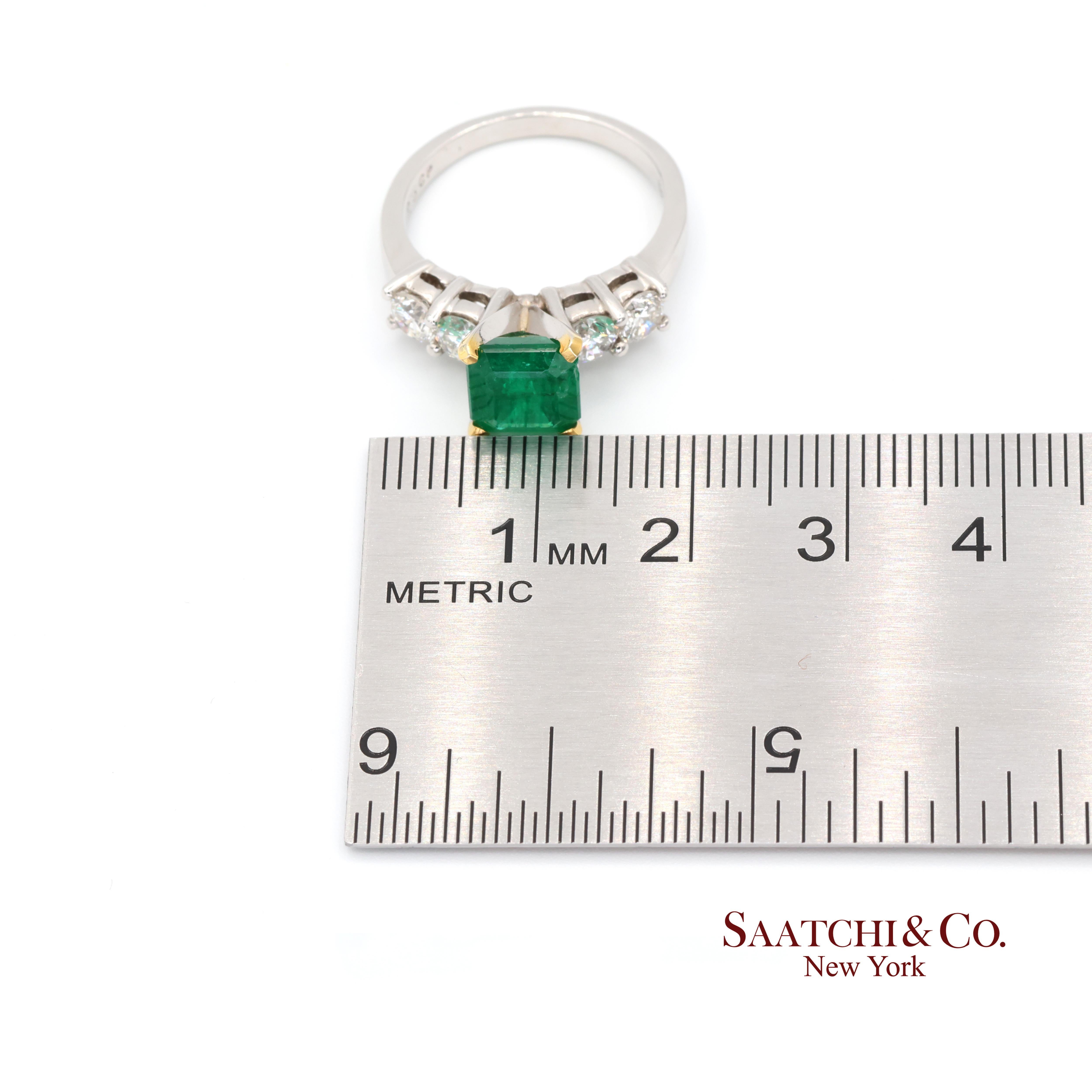 Anello in oro bianco 18k 750 con smeraldo naturale e diamante, misura 7 in vendita 4