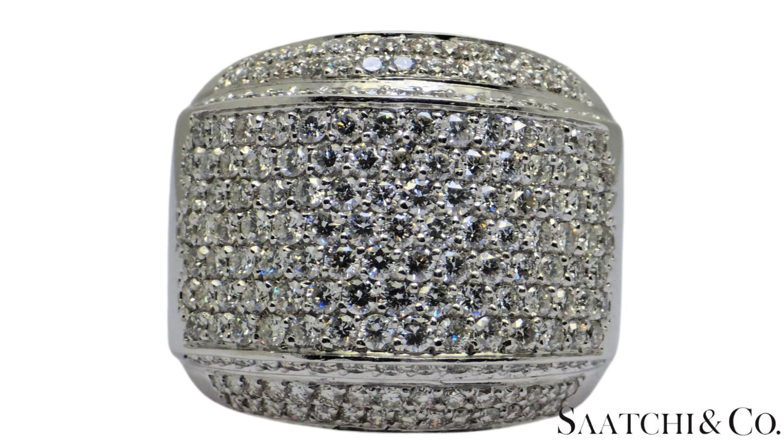 Anello con diamante naturale in oro bianco 18 carati

Tipo di metallo: oro bianco 18K
Peso totale dell'articolo: 23,35 grammi
Misura dell'anello: 8 (misura misurabile)
1:
Peso del diamante naturale: 6.45 Ct.
Grado di purezza del diamante: Top
