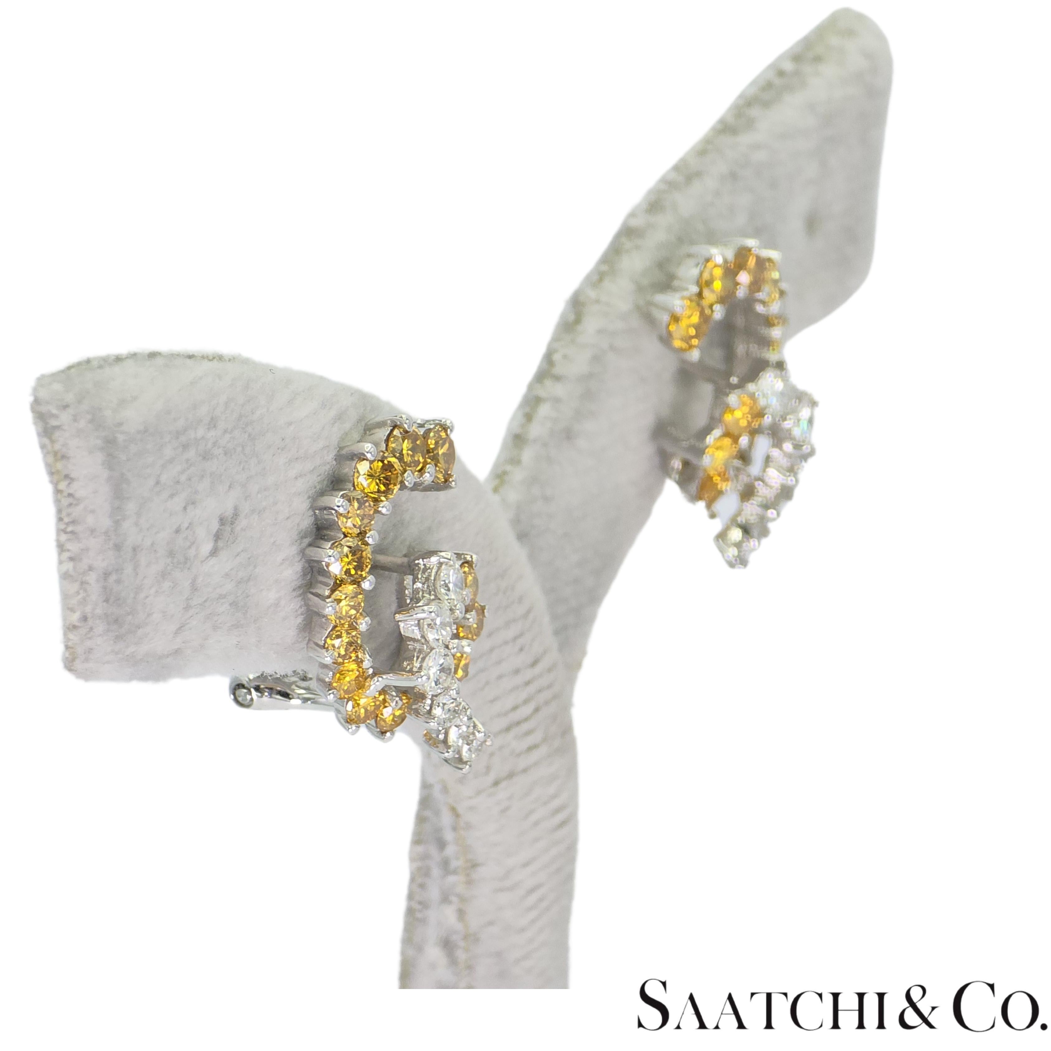 18k 750 Weißgold Natürliche Ohrringe mit gelben und weißen Diamanten (Rundschliff) im Angebot