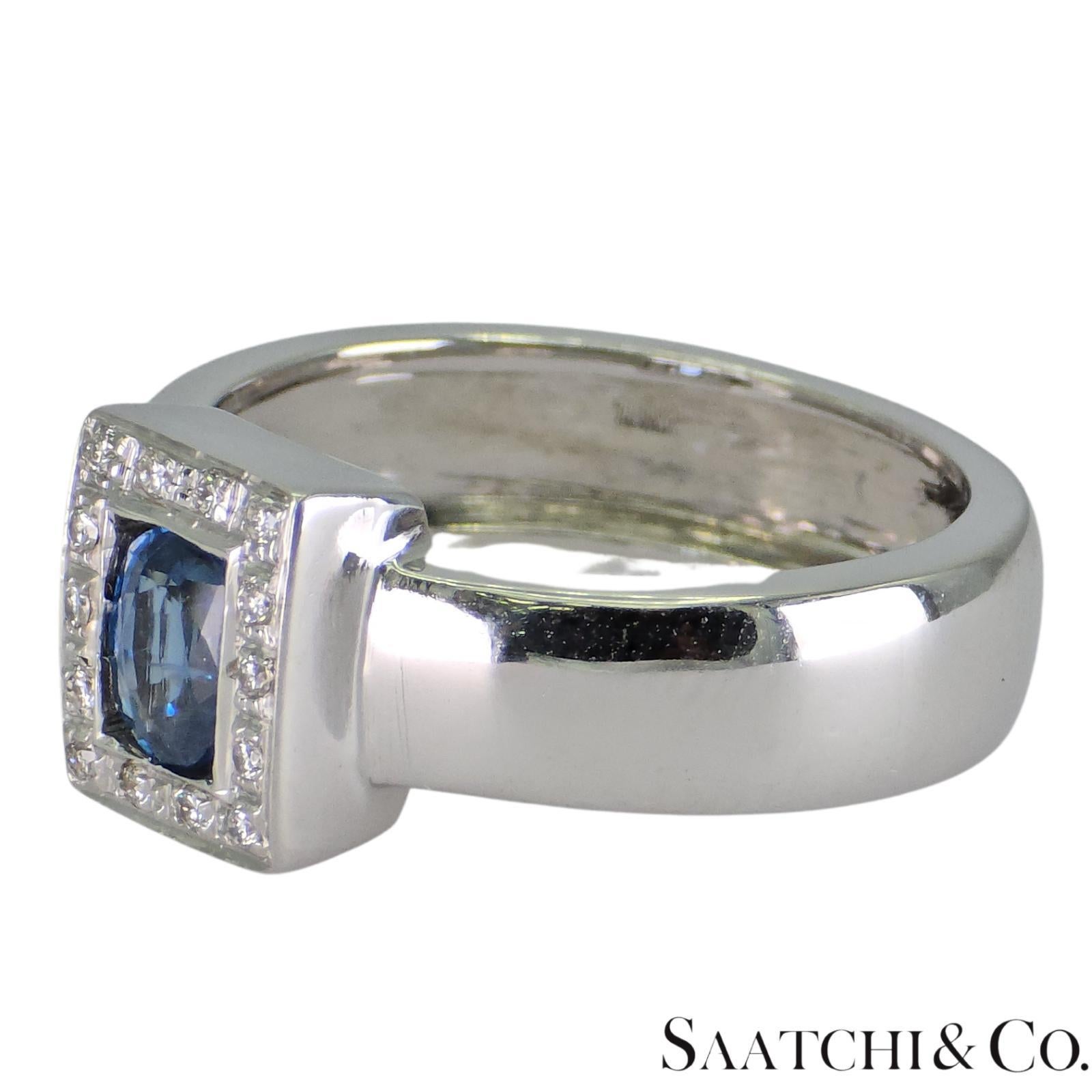 Taille ronde Bague en or blanc 18k 750 saphirs ovales naturels et diamants naturels en vente