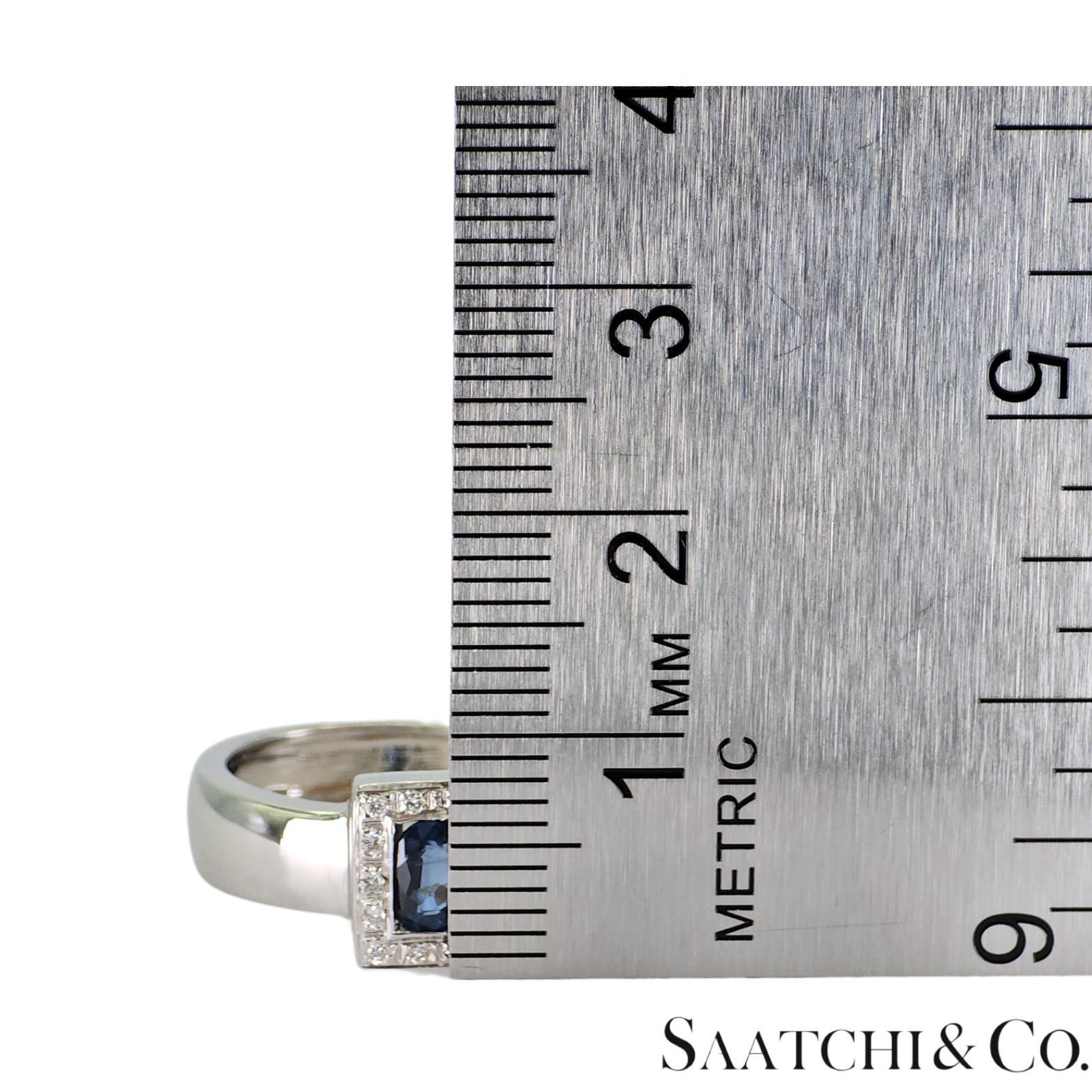 Bague en or blanc 18k 750 saphirs ovales naturels et diamants naturels en vente 3