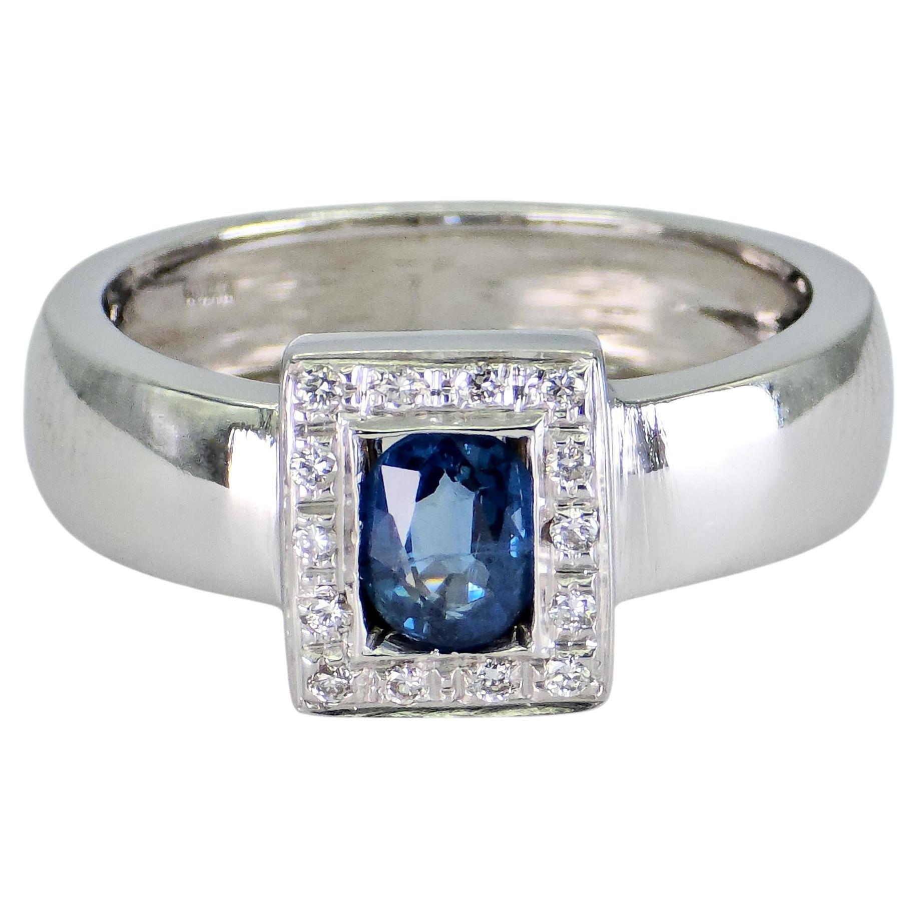 Bague en or blanc 18k 750 saphirs ovales naturels et diamants naturels en vente
