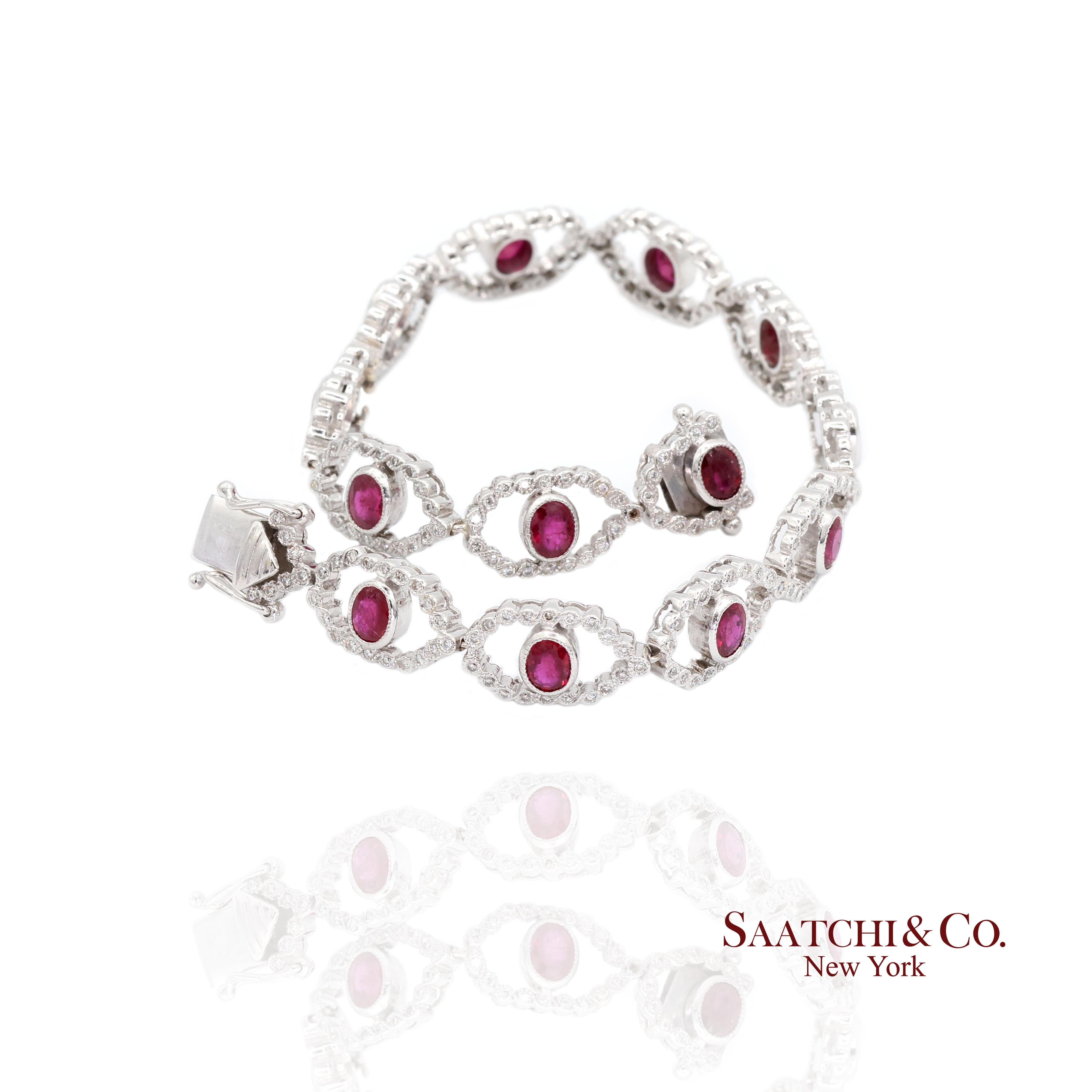 Contemporain Bracelet en or blanc 18k 750 rubis naturels et diamants à grains multiples en vente