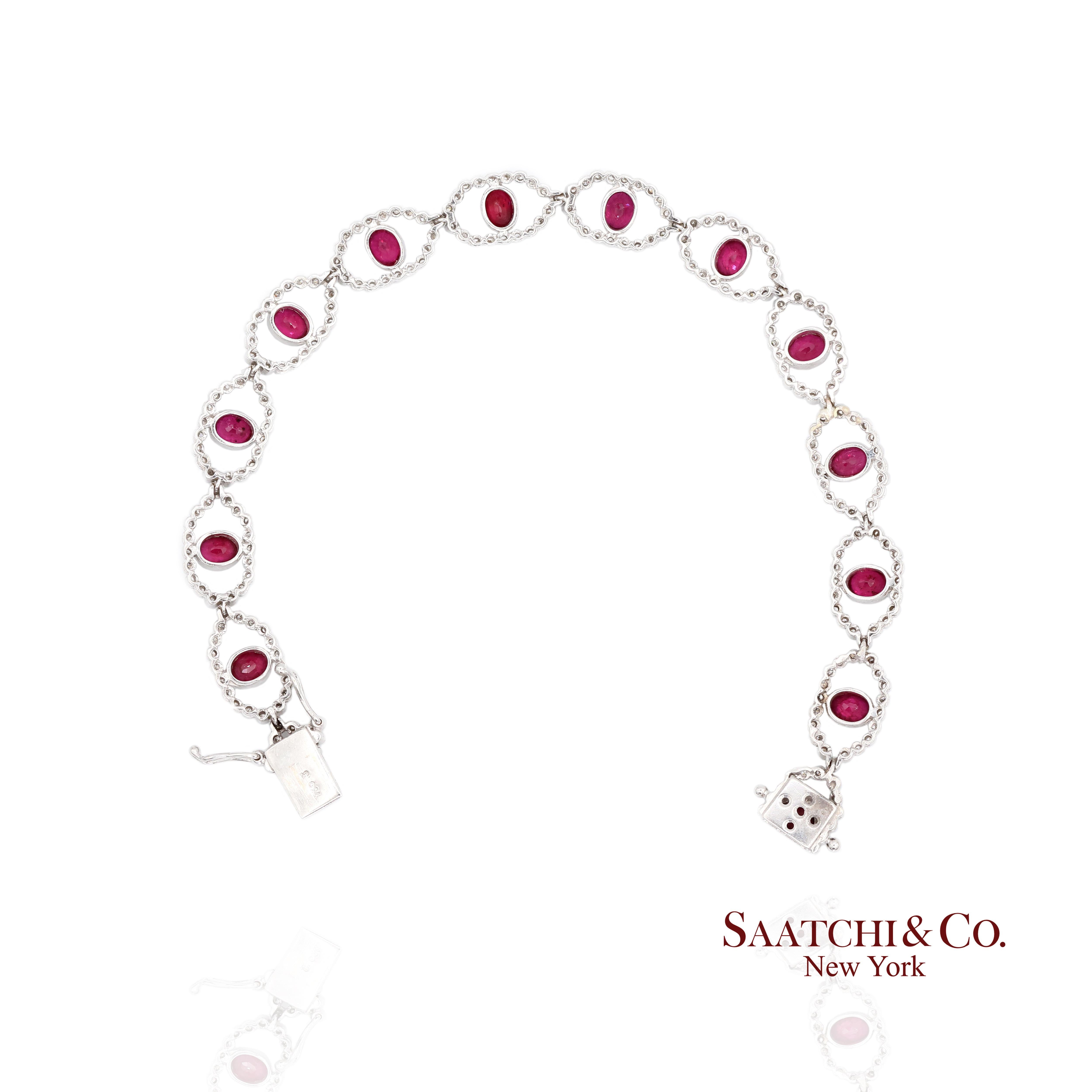 Bracelet en or blanc 18k 750 rubis naturels et diamants à grains multiples en vente 1