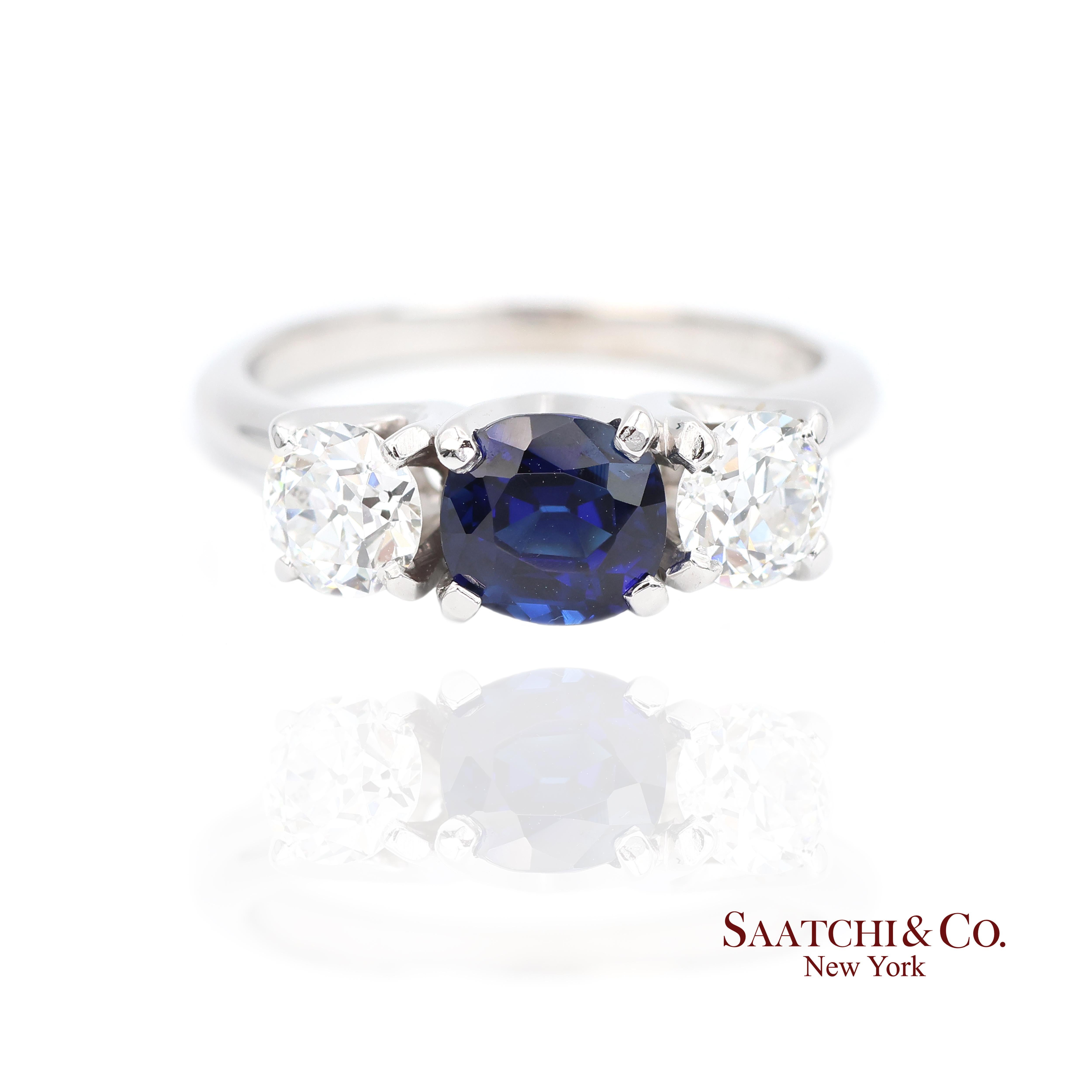 Bague en or blanc 18k 750 saphirs naturels et diamants Taille 5 en vente 4