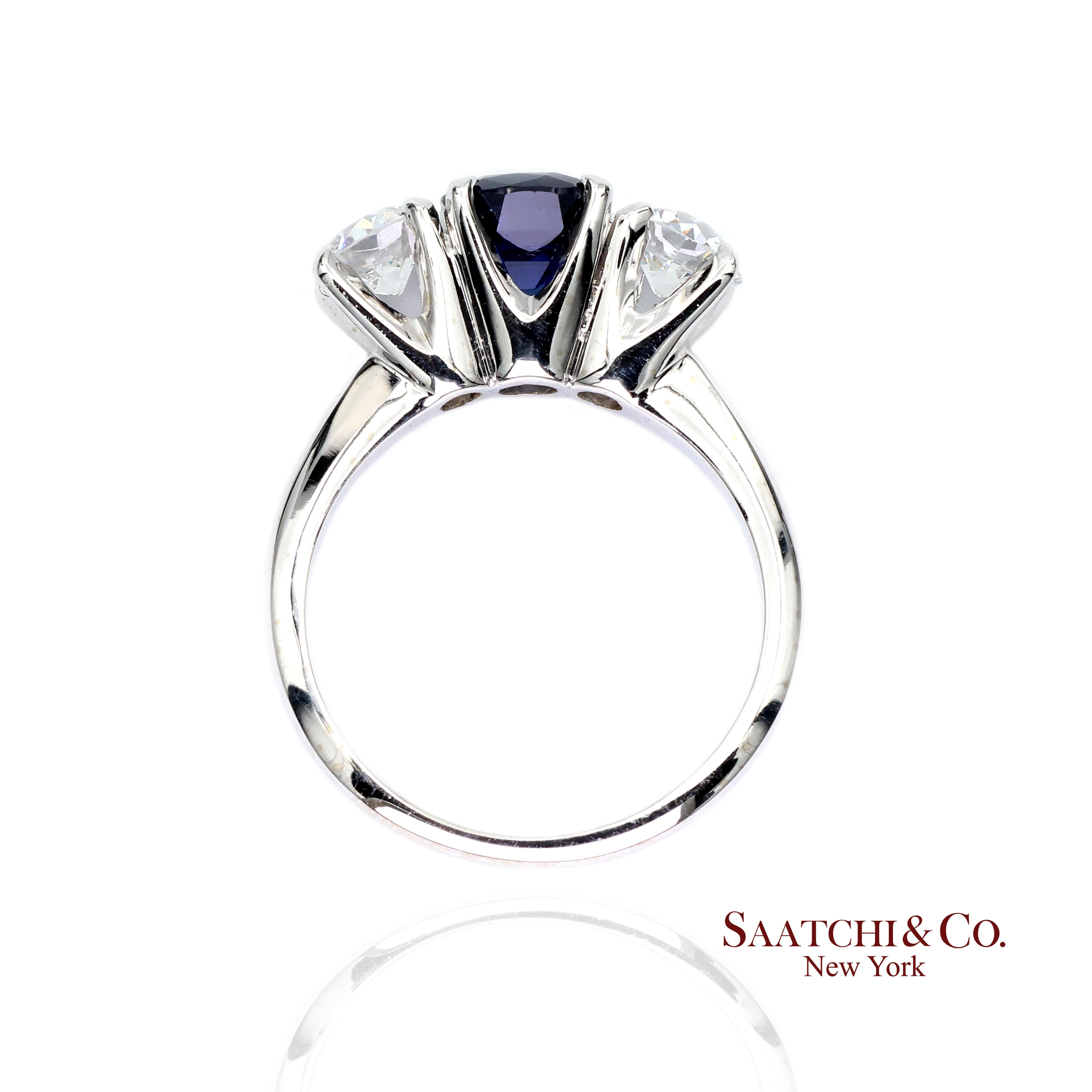 Taille coussin Bague en or blanc 18k 750 saphirs naturels et diamants Taille 5 en vente