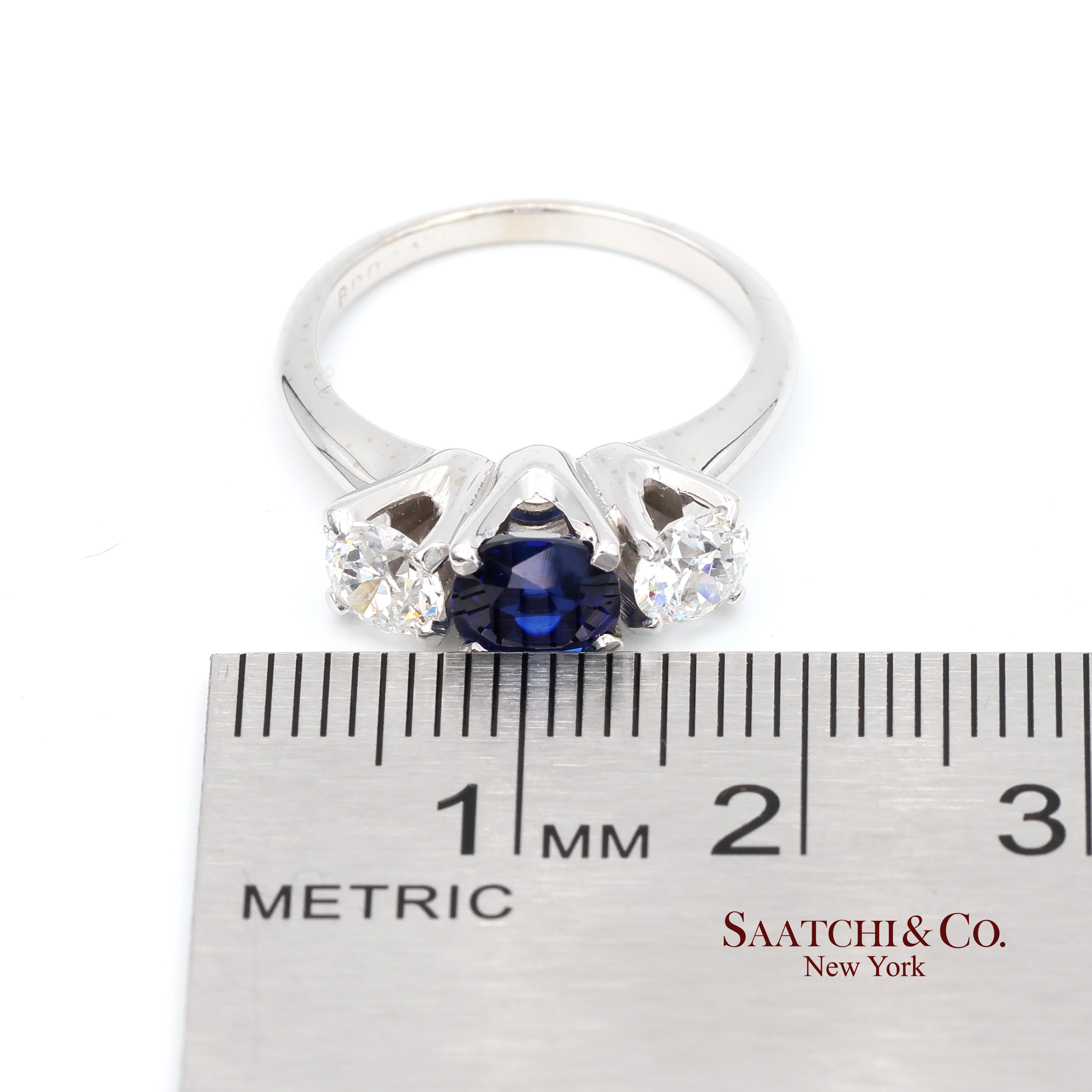 Bague en or blanc 18k 750 saphirs naturels et diamants Taille 5 en vente 2