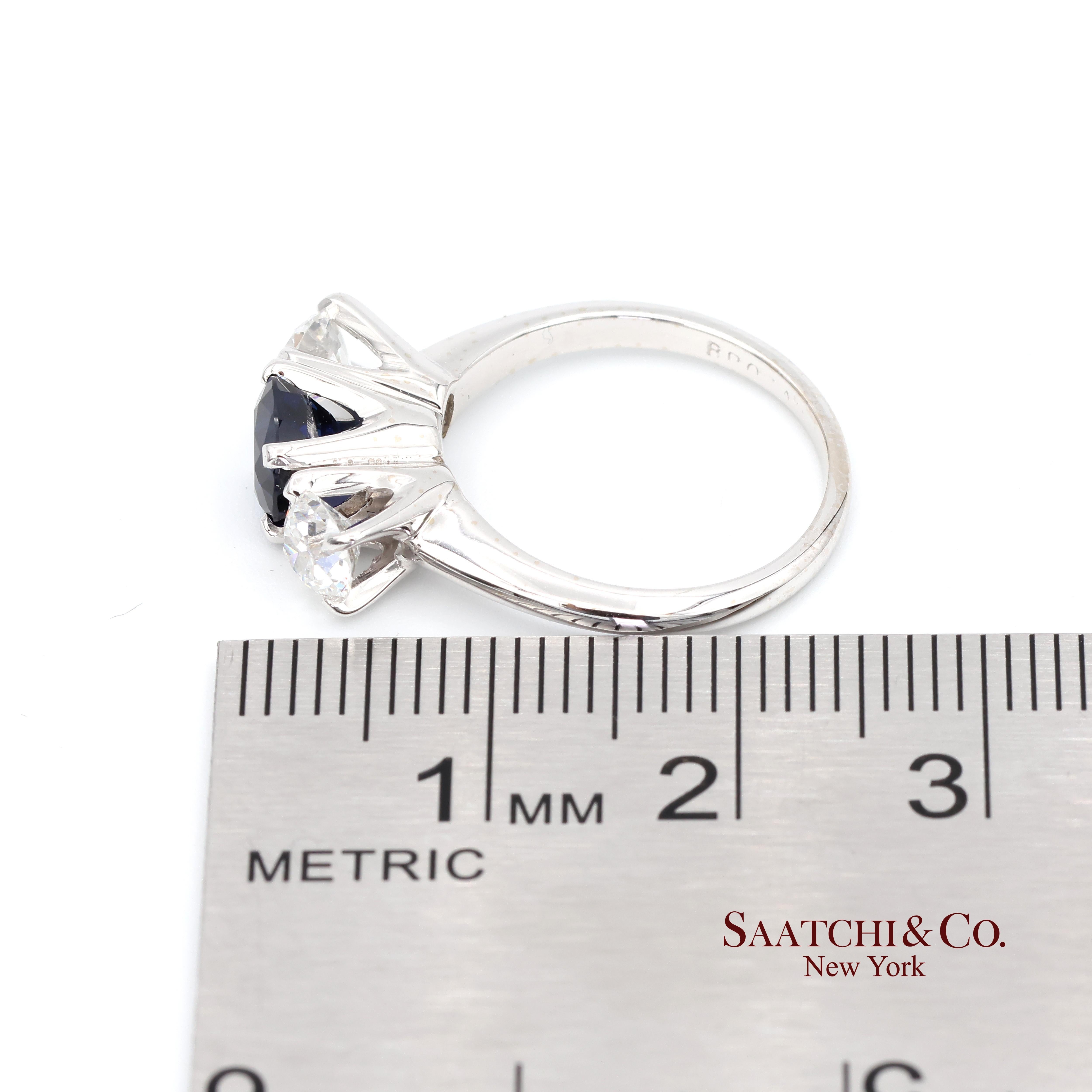 Bague en or blanc 18k 750 saphirs naturels et diamants Taille 5 en vente 3