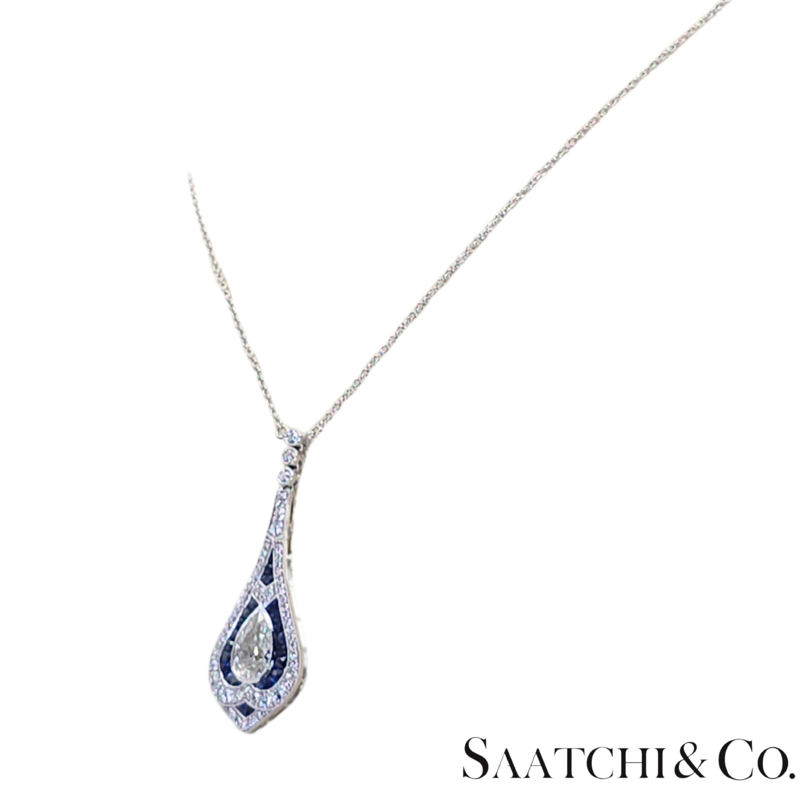 18k 750 Weißgold - Natürlicher VVS-VS Diamant & Saphir: Anhänger und Kette (Art déco) im Angebot