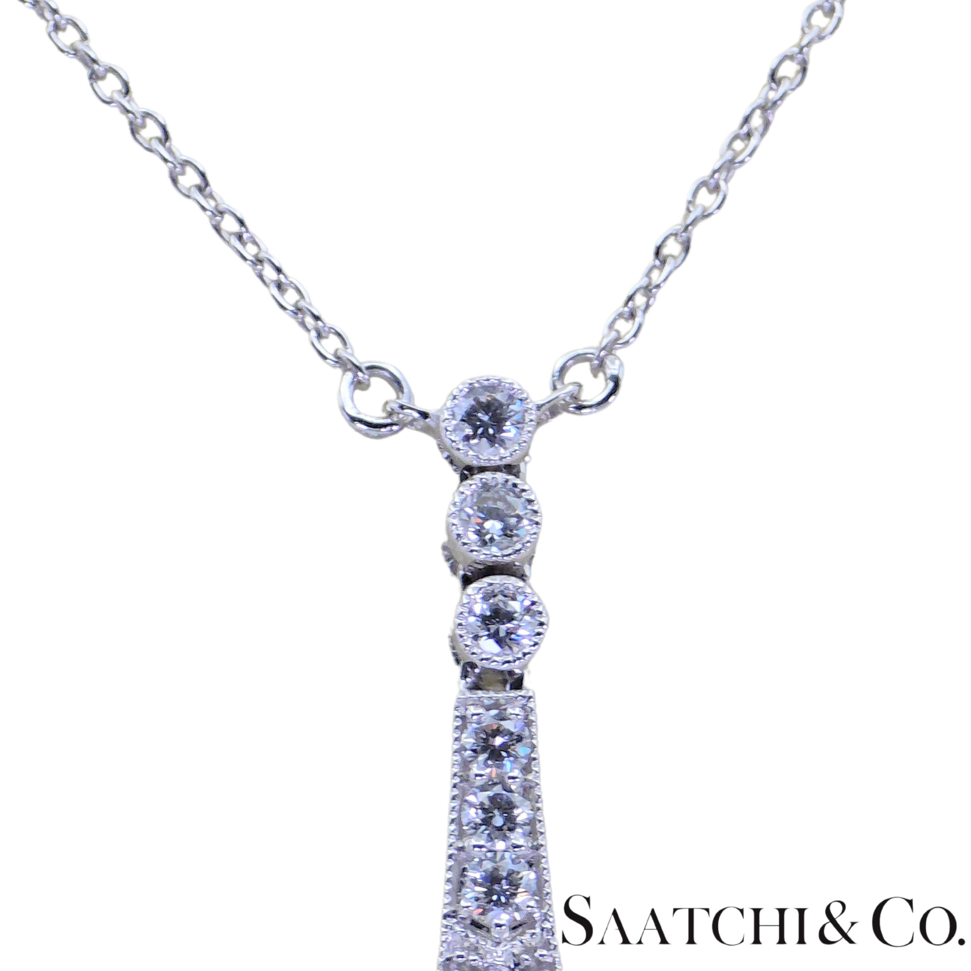 18k 750 Weißgold - Natürlicher VVS-VS Diamant & Saphir: Anhänger und Kette (Tropfenschliff) im Angebot