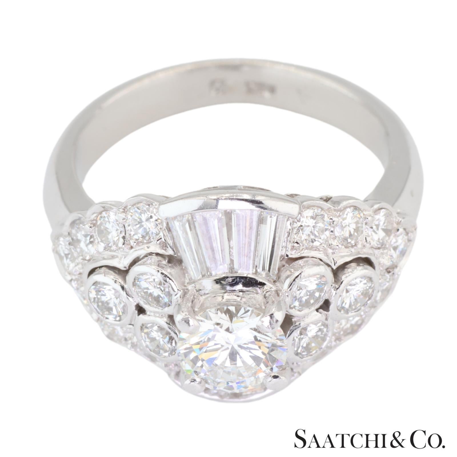 Oro Blanco 18k 750  Anillo de cóctel con diamante blanco natural en venta 4