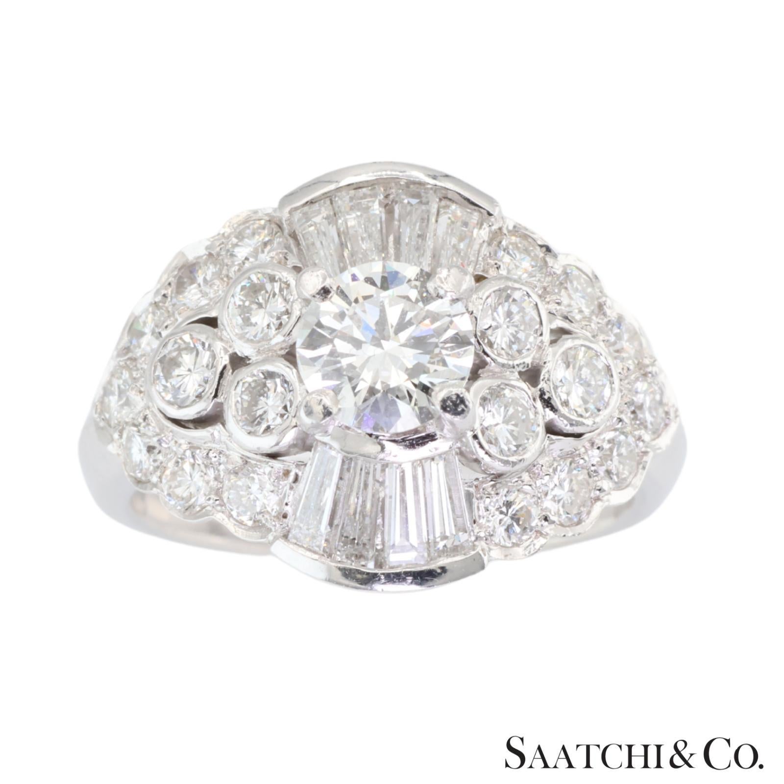 Femenino o masculino Oro Blanco 18k 750  Anillo de cóctel con diamante blanco natural en venta