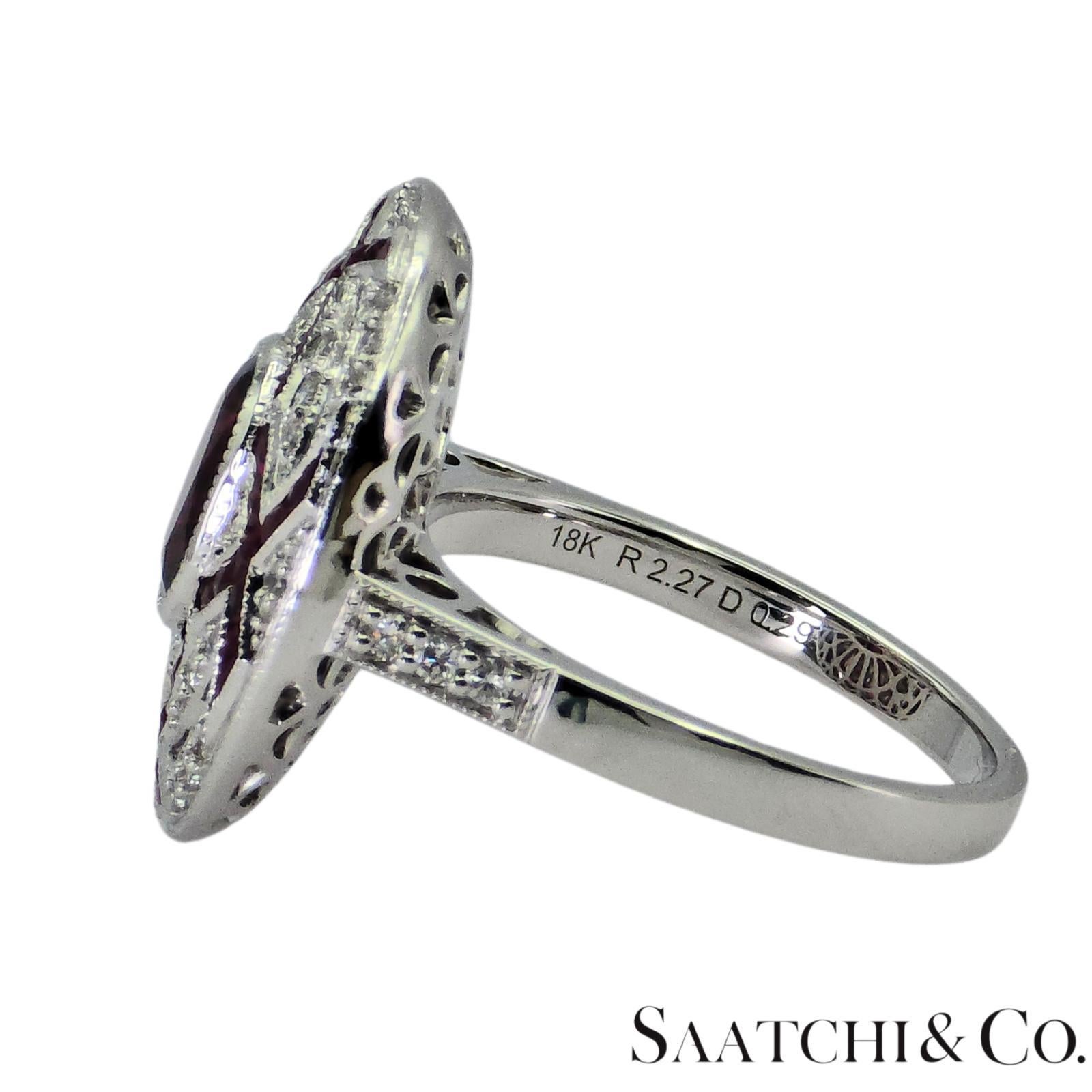 Anillo de oro blanco 750 de 18 quilates con diamante natural VVS y rubí talla 7 en Nuevo estado para la venta en New York, NY