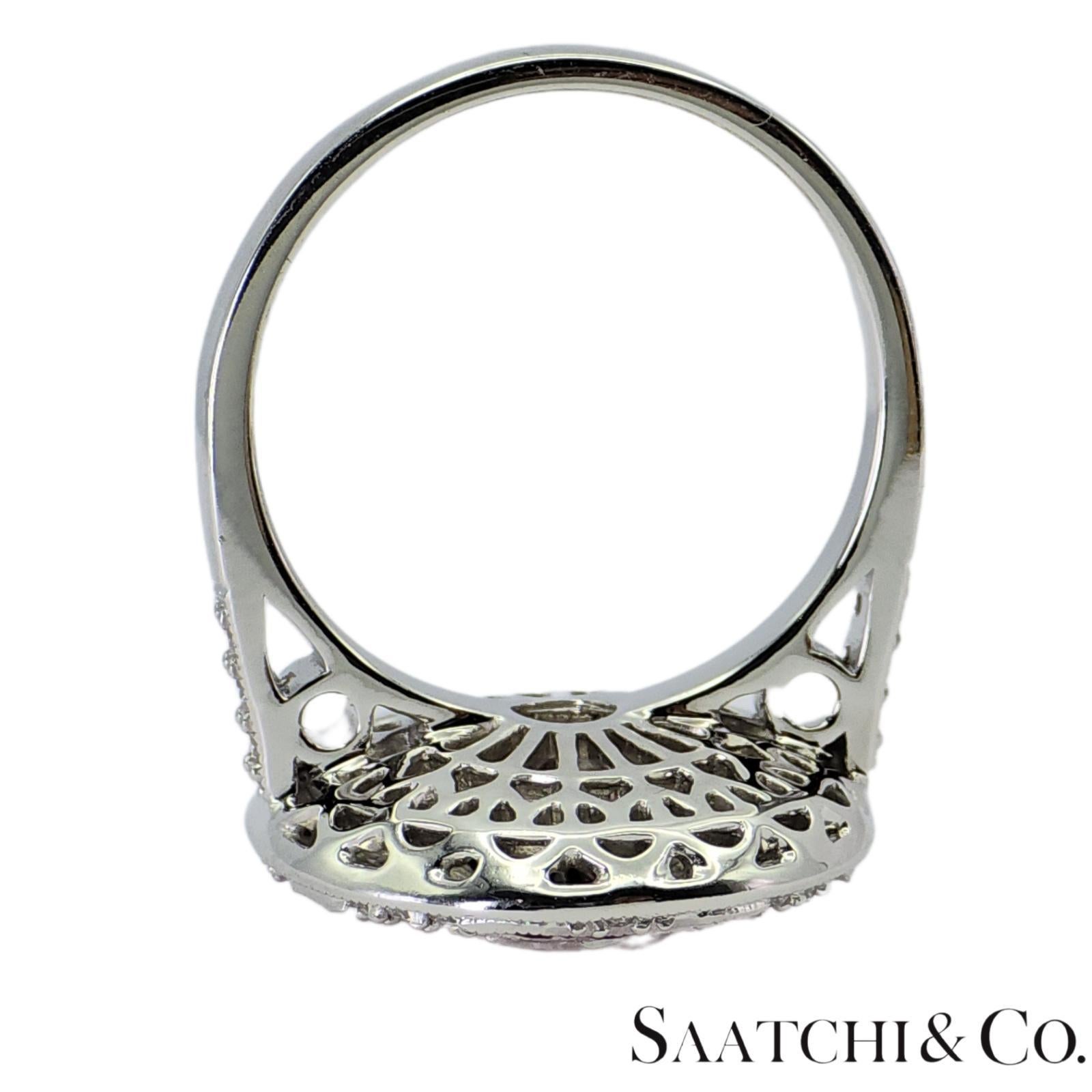 Anillo de oro blanco 750 de 18 quilates con diamante natural VVS y rubí talla 7 en venta 1