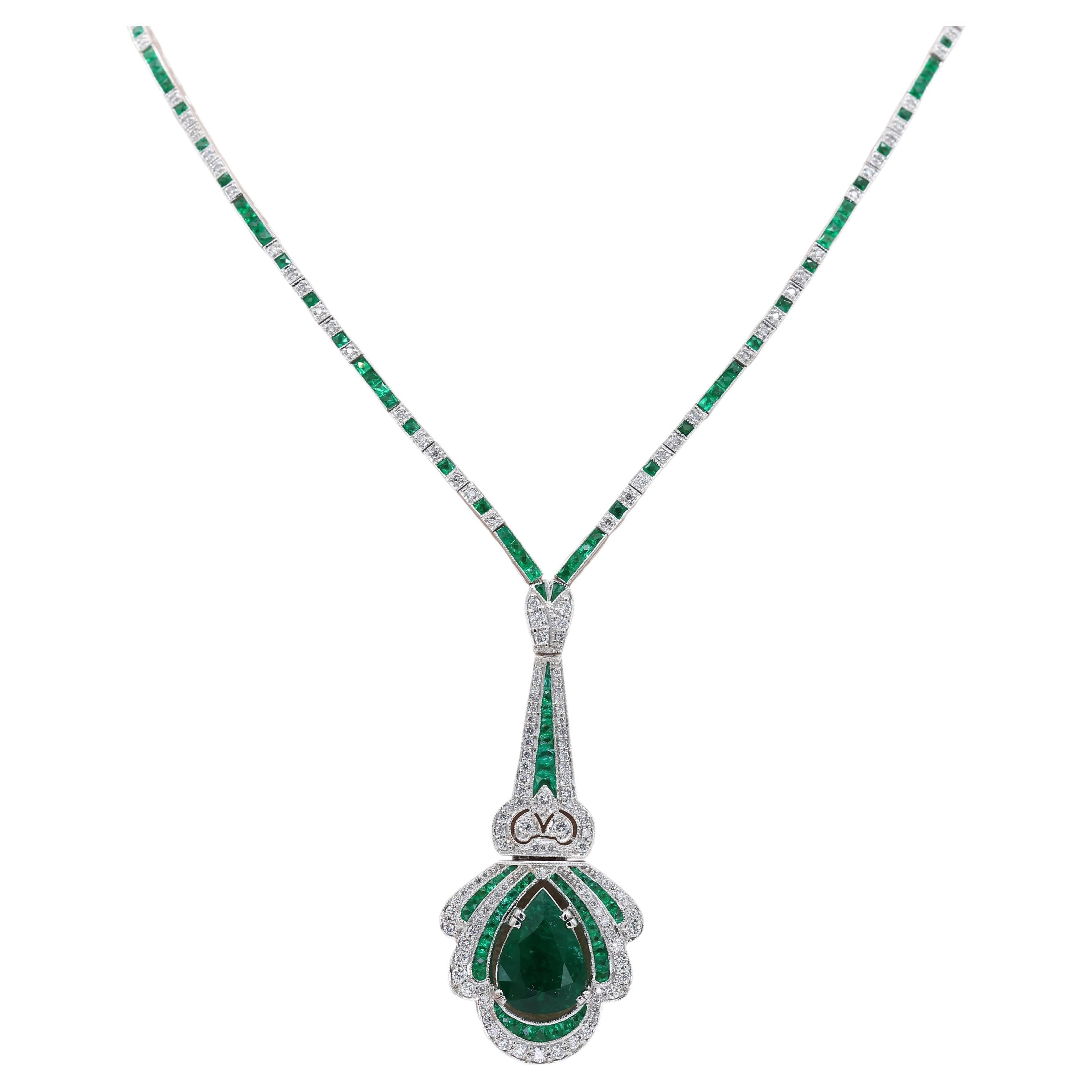 Collier poire en or blanc 750 millièmes (18k) Zambie naturelle et diamants en vente