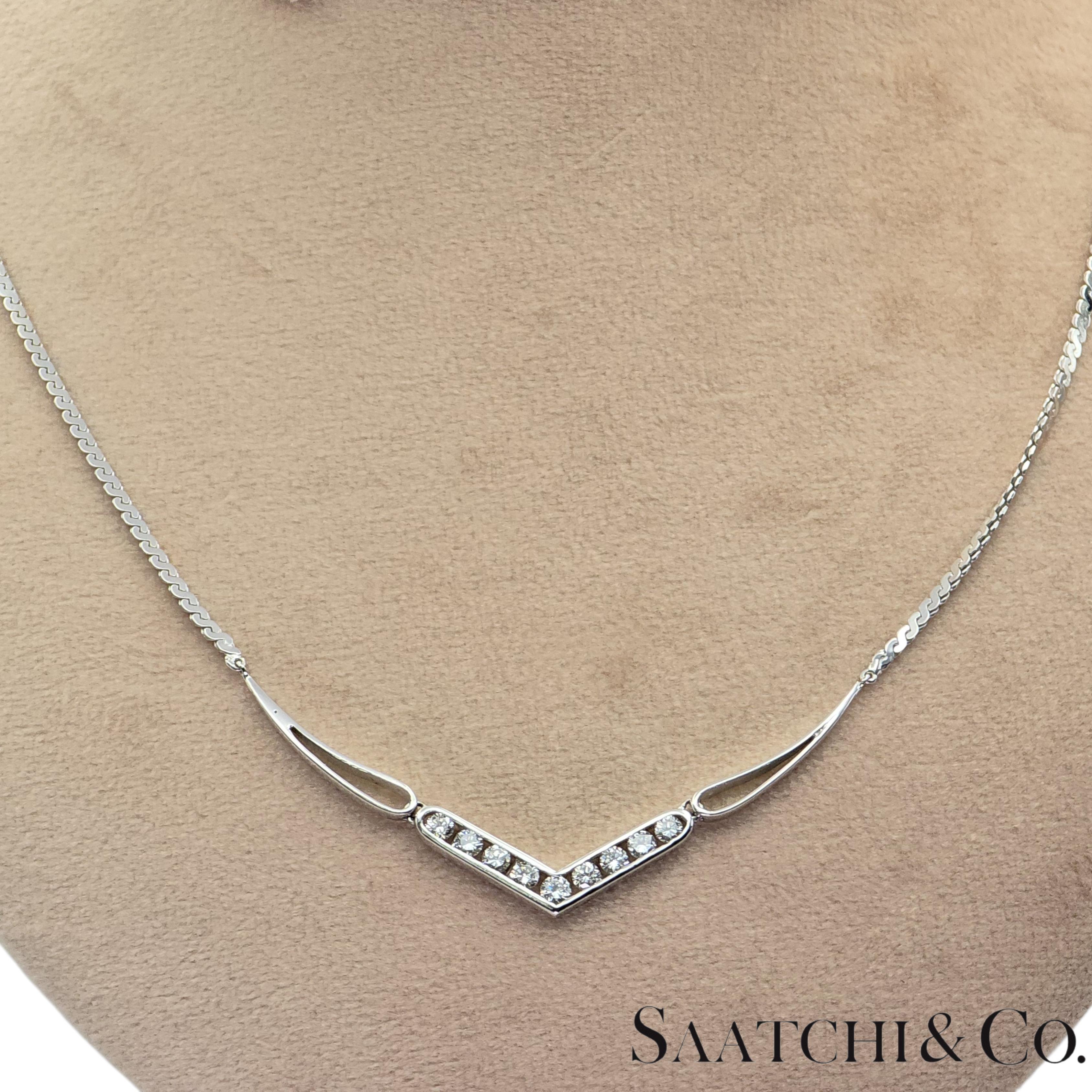 Collar Oro Blanco 18k 750 Forma V Diamante Natural en venta 1