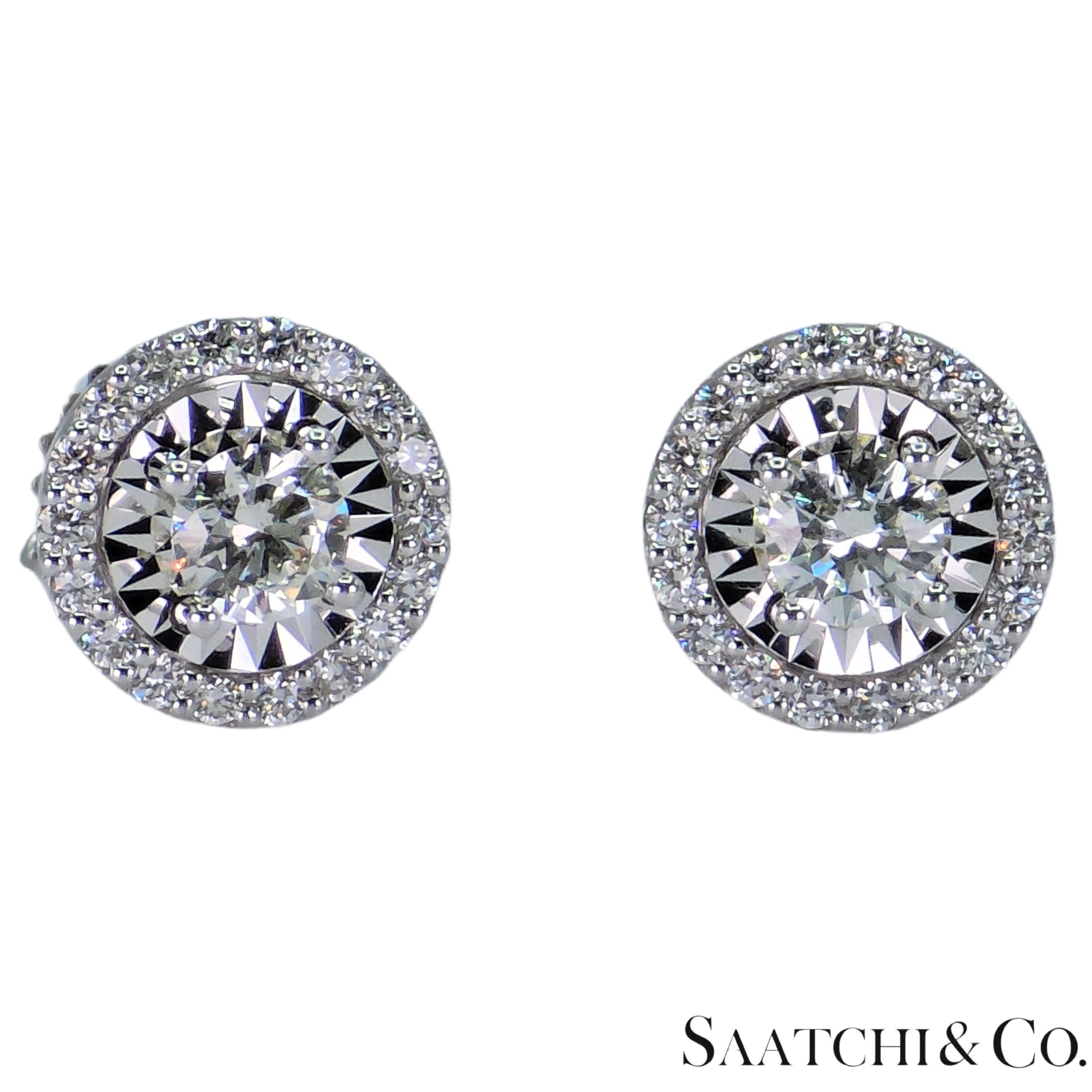18K White Gold Natural Diamond Earring

Metal Type: 18K 750 White Gold
Total Item Weight: 2.9 Grams
1:
Natural Diamond Weight: Center - 0.50 Ct. / Side - 1 Ct.
Diamond Clarity Grade: VVS1-VVS2
Diamond Color Grade: F-G
Diamond Shape: Brilliant Cut -