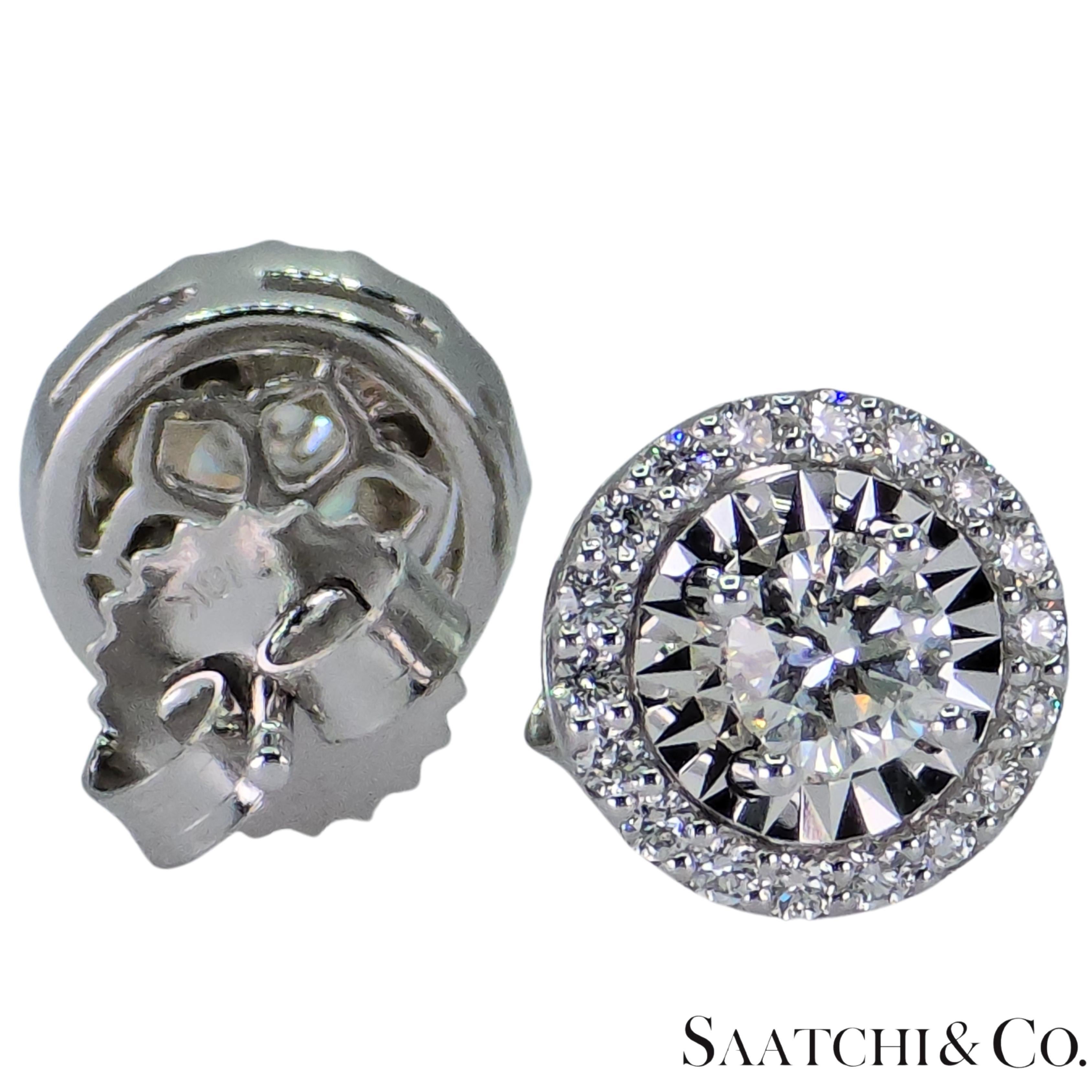 Contemporary 18K 750 White Gold - VVS Natural Diamond: Stud Earring For Sale