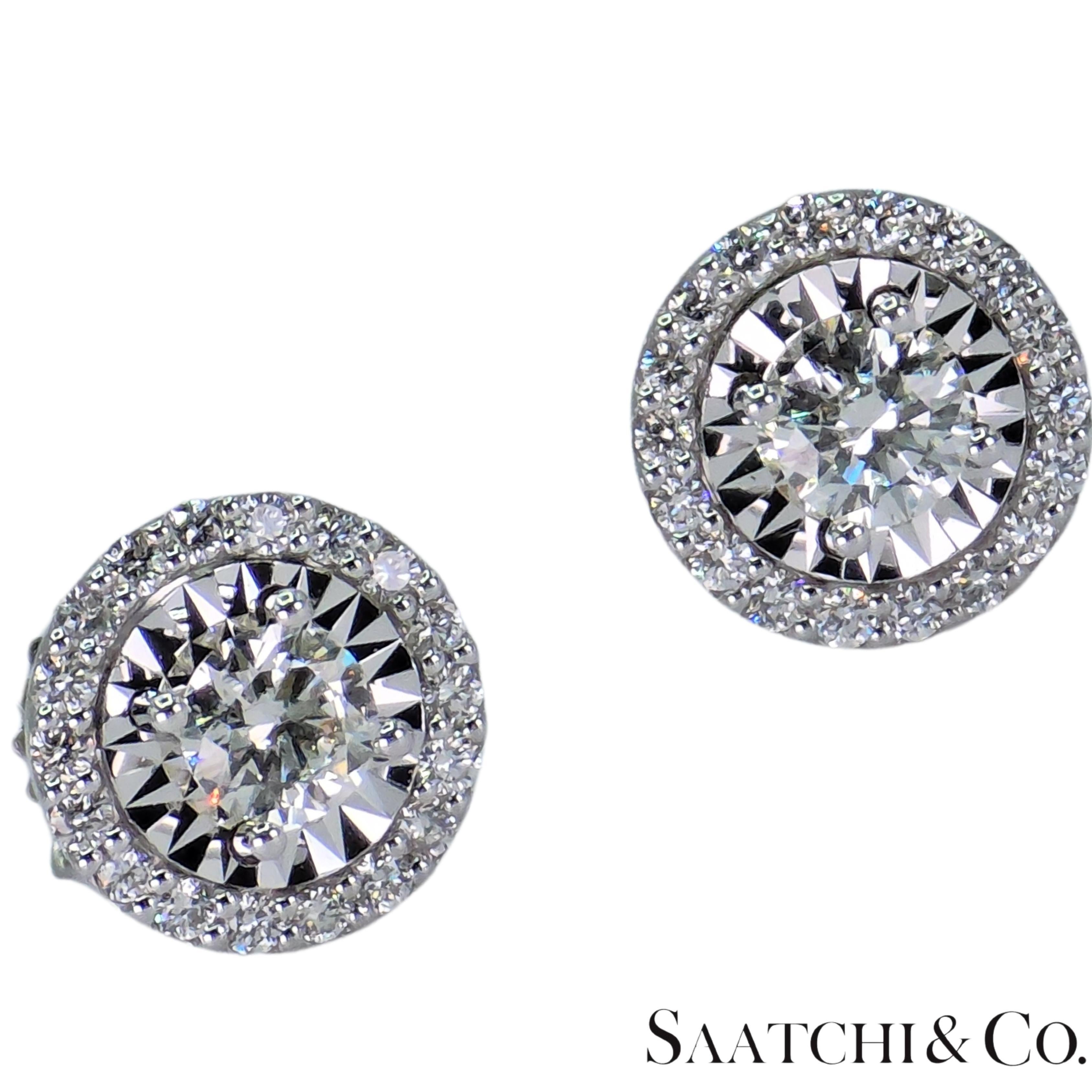 Brilliant Cut 18K 750 White Gold - VVS Natural Diamond: Stud Earring For Sale