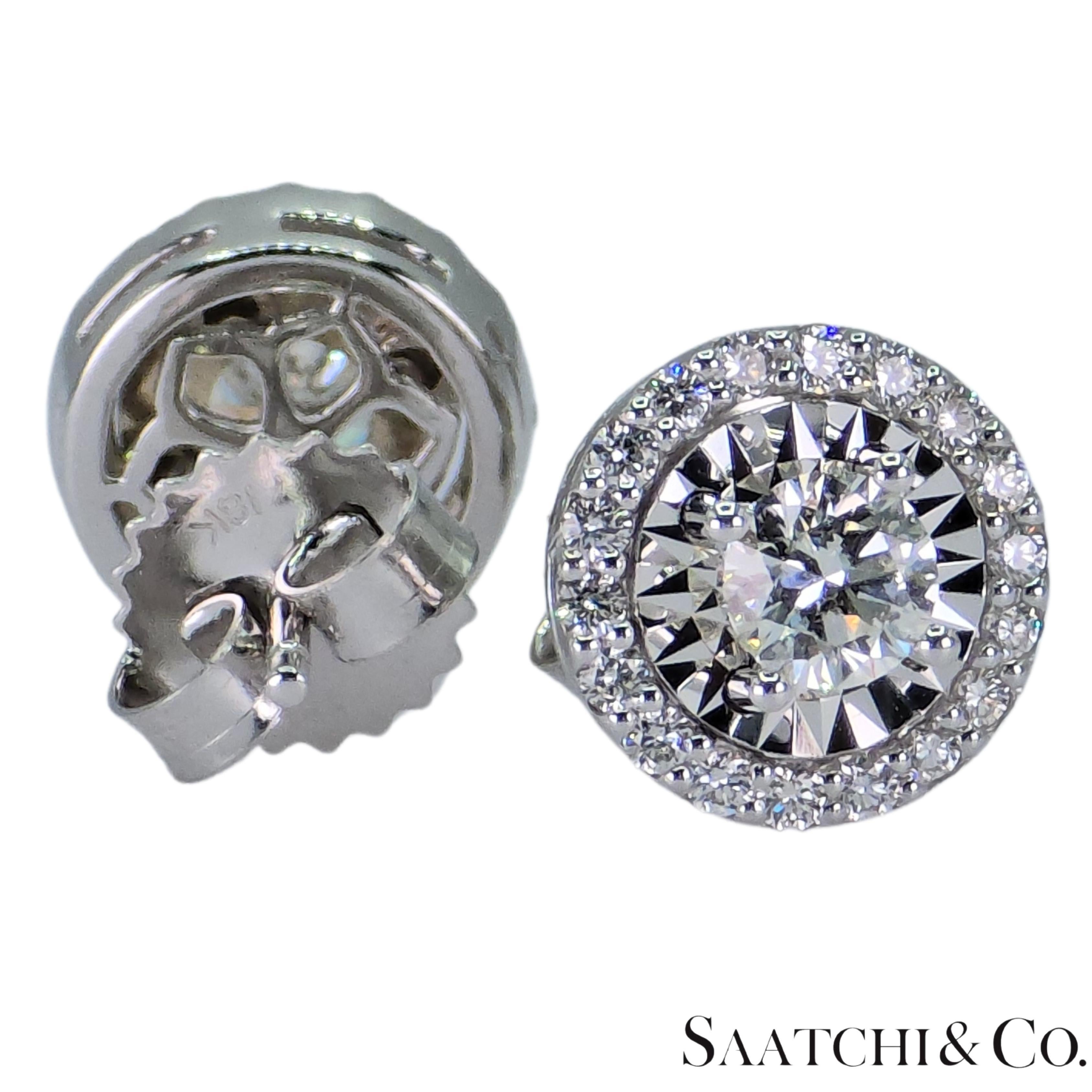 Women's or Men's 18K 750 White Gold - VVS Natural Diamond: Stud Earring For Sale