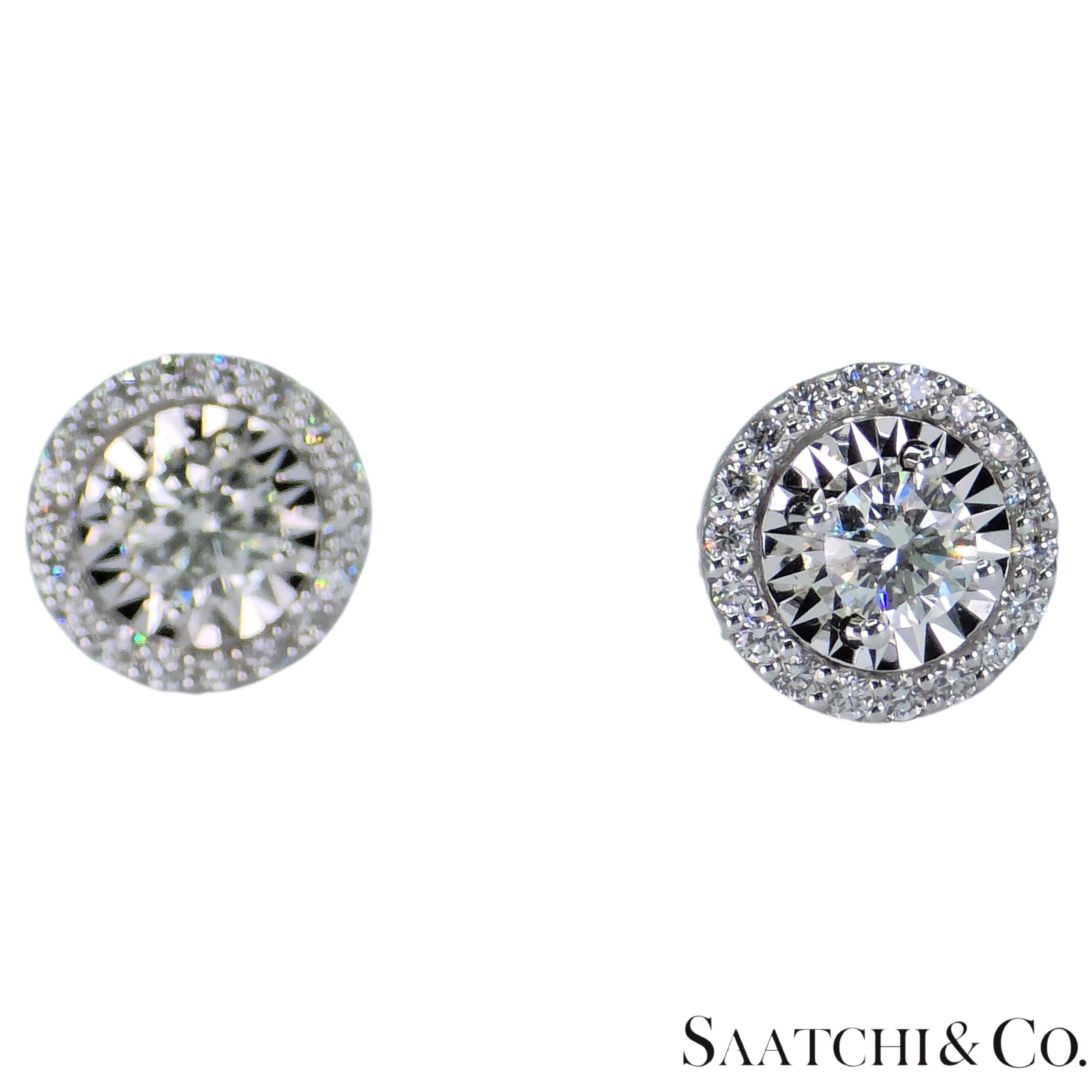 18K 750 White Gold - VVS Natural Diamond: Stud Earring For Sale 3