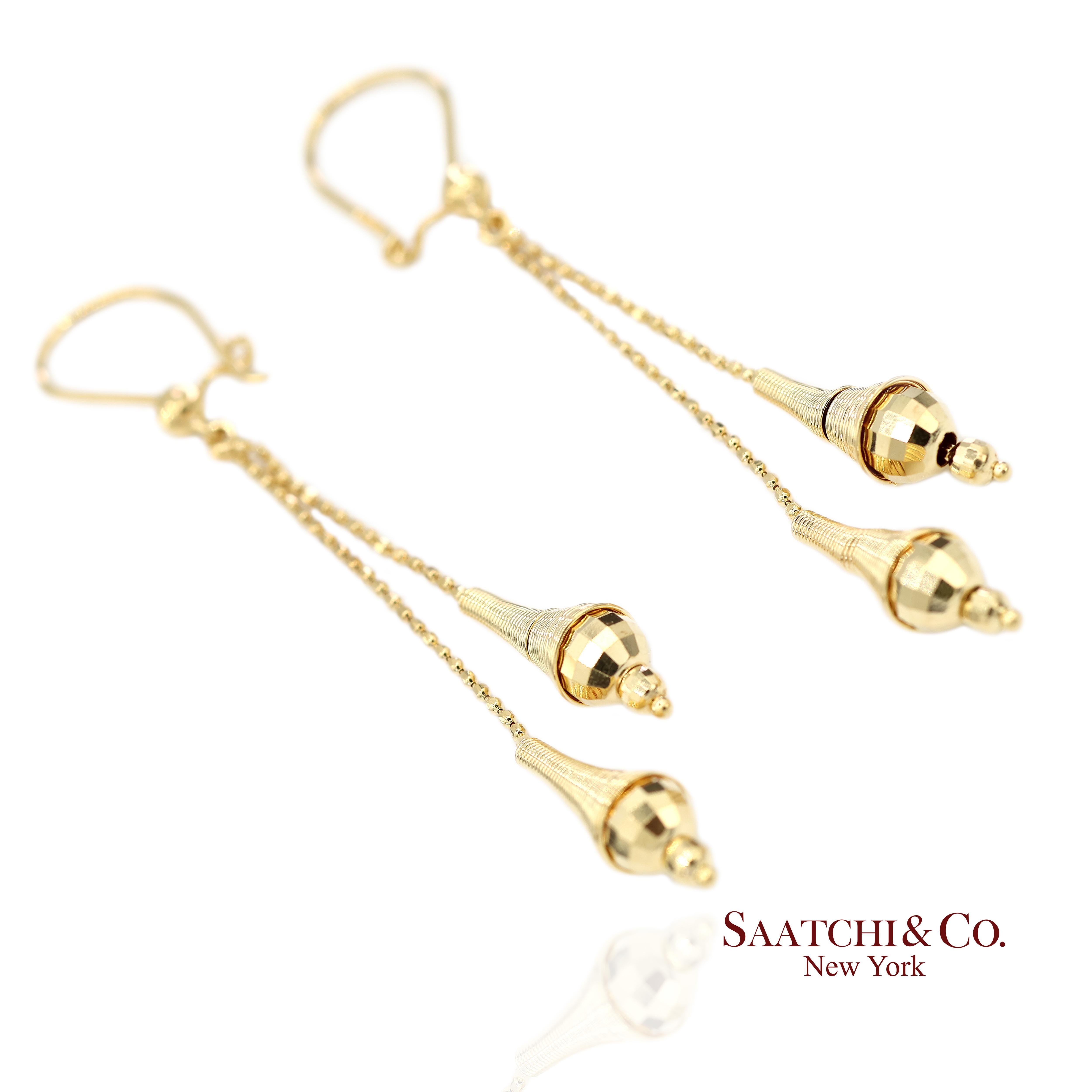 Contemporaneo Orecchini pendenti in oro giallo 18K 750 in vendita