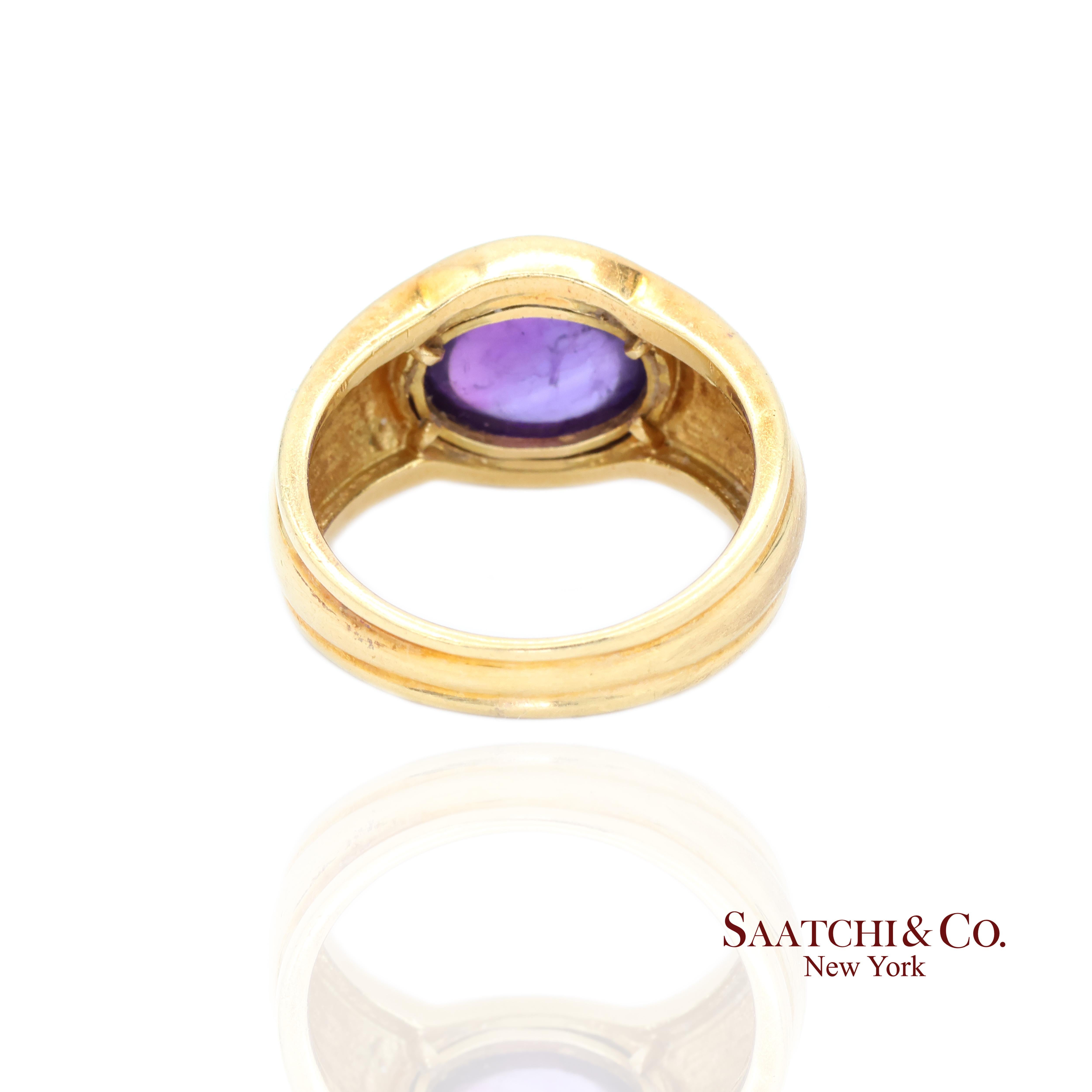 da uomo o donna Anello con ametista naturale cabochon in oro giallo 18k 750 in vendita