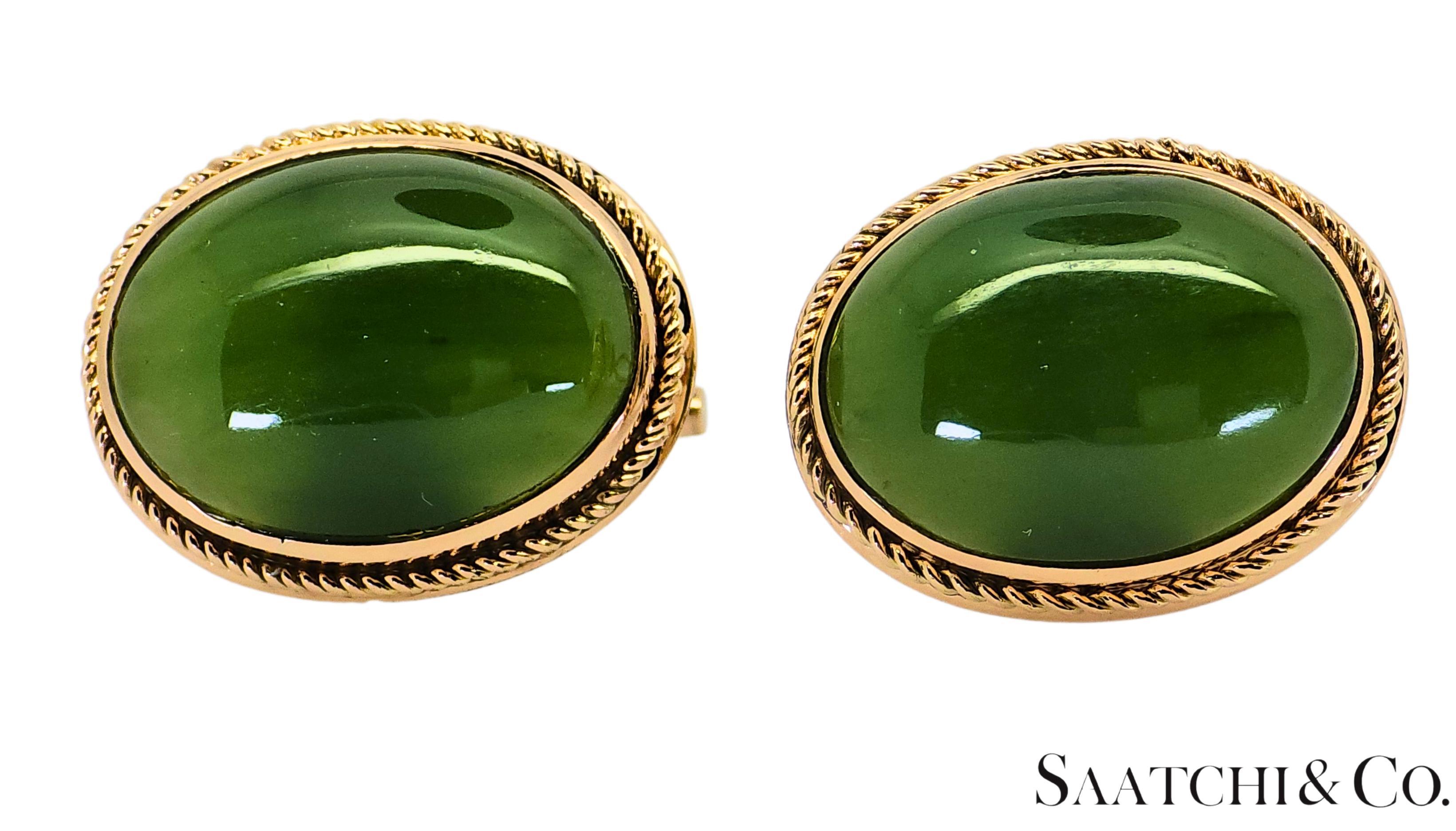 Boutons de manchette en or jaune 18K Jade naturel

Type de métal : Or jaune 18K 750
Poids total de l'article : 15,2 grammes
1:
Pierre : Jade vert naturel
Poids de la pierre : 20 ct
Forme de la pierre : Forme du cabochon
Clarté de la pierre : Qualité