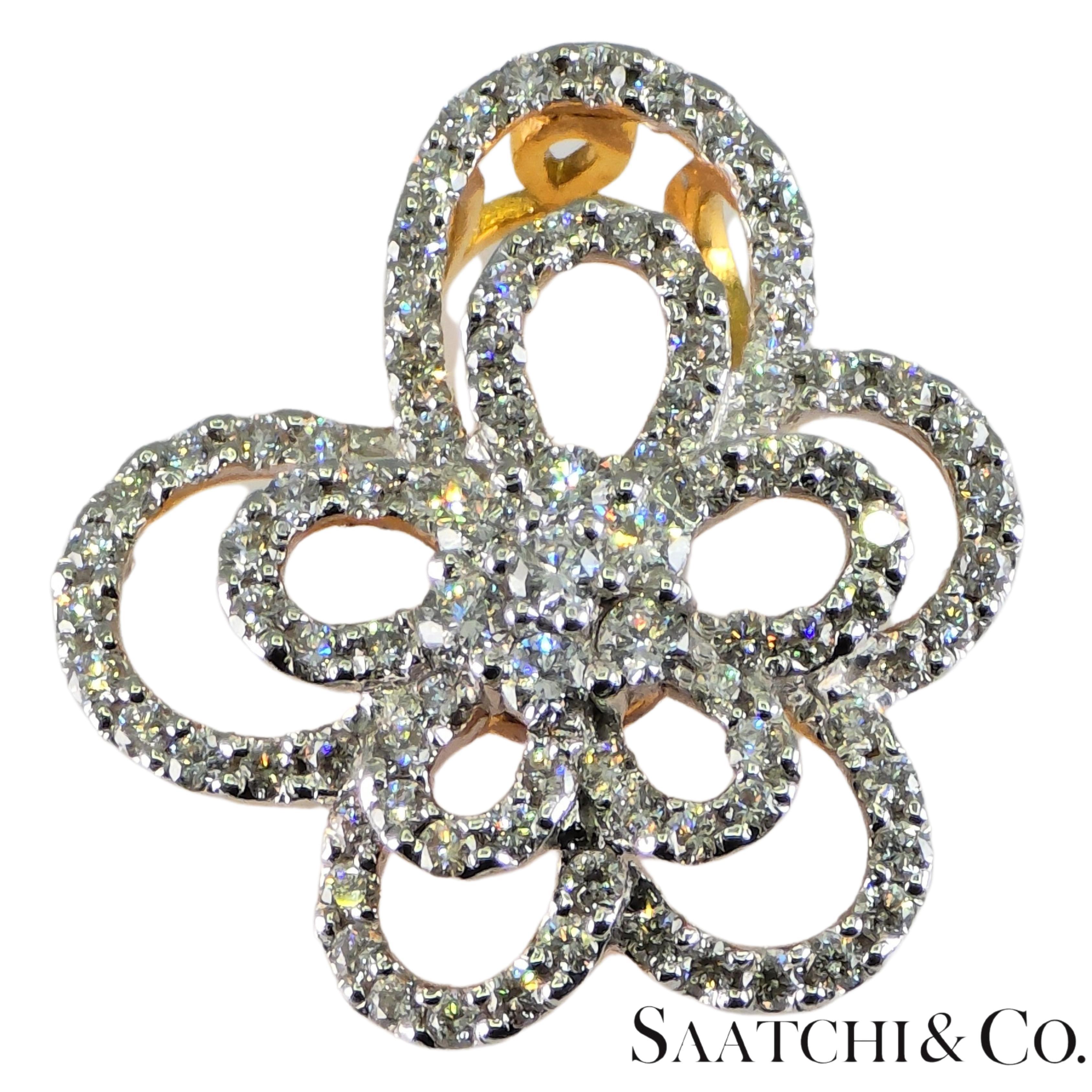 Spilla con diamante naturale in oro giallo 18K

Tipo di metallo: Oro giallo 18K 750
Peso totale dell'articolo: 6,04 grammi
1:
Peso del diamante naturale: 2,70 carati.
Grado di purezza del diamante: VVS-VS
Grado di colore del diamante: F-G
Forma del