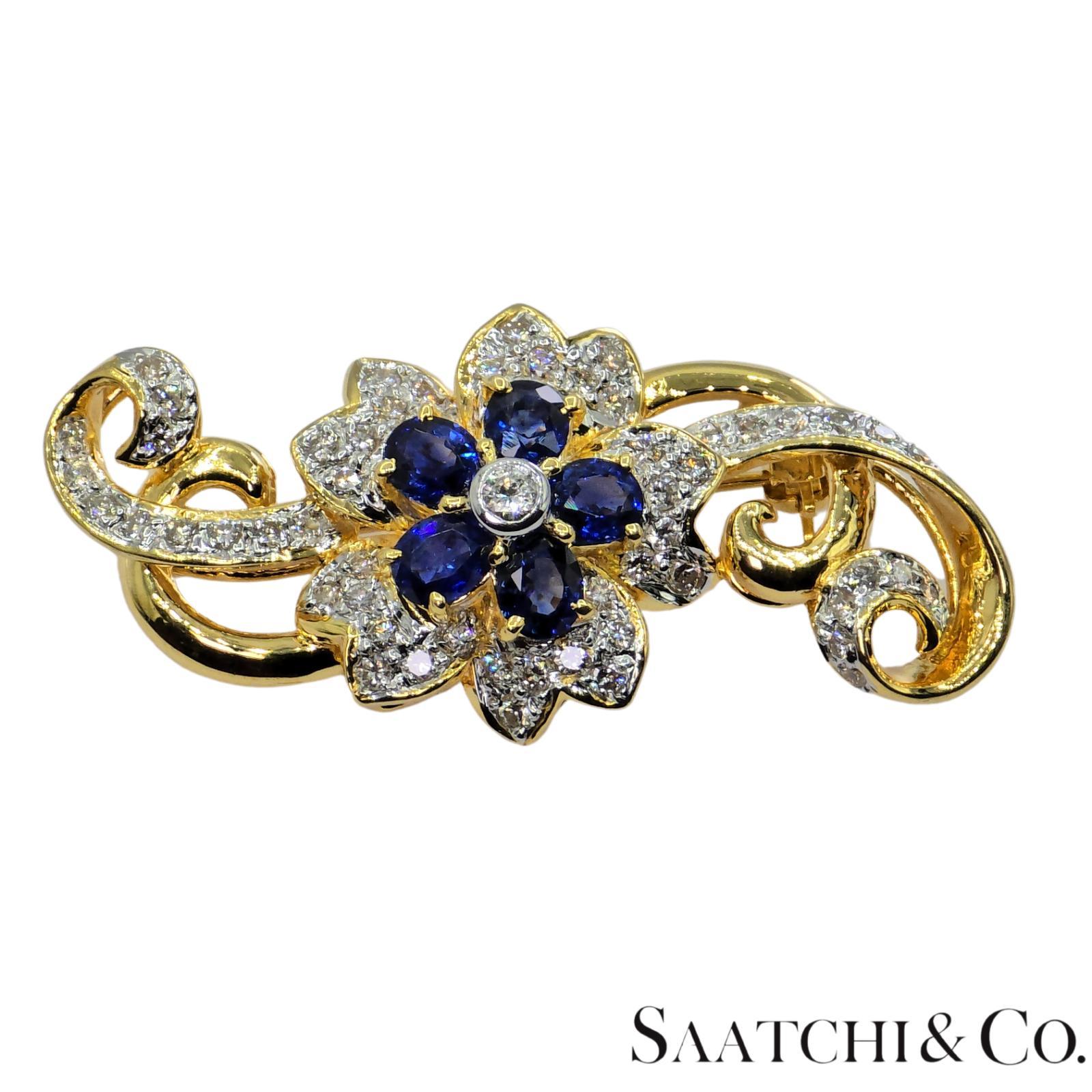 18k 750 Gelbgold Natürliches Weiß VVS Diamant & Blauer Saphir Brosche im Angebot 2