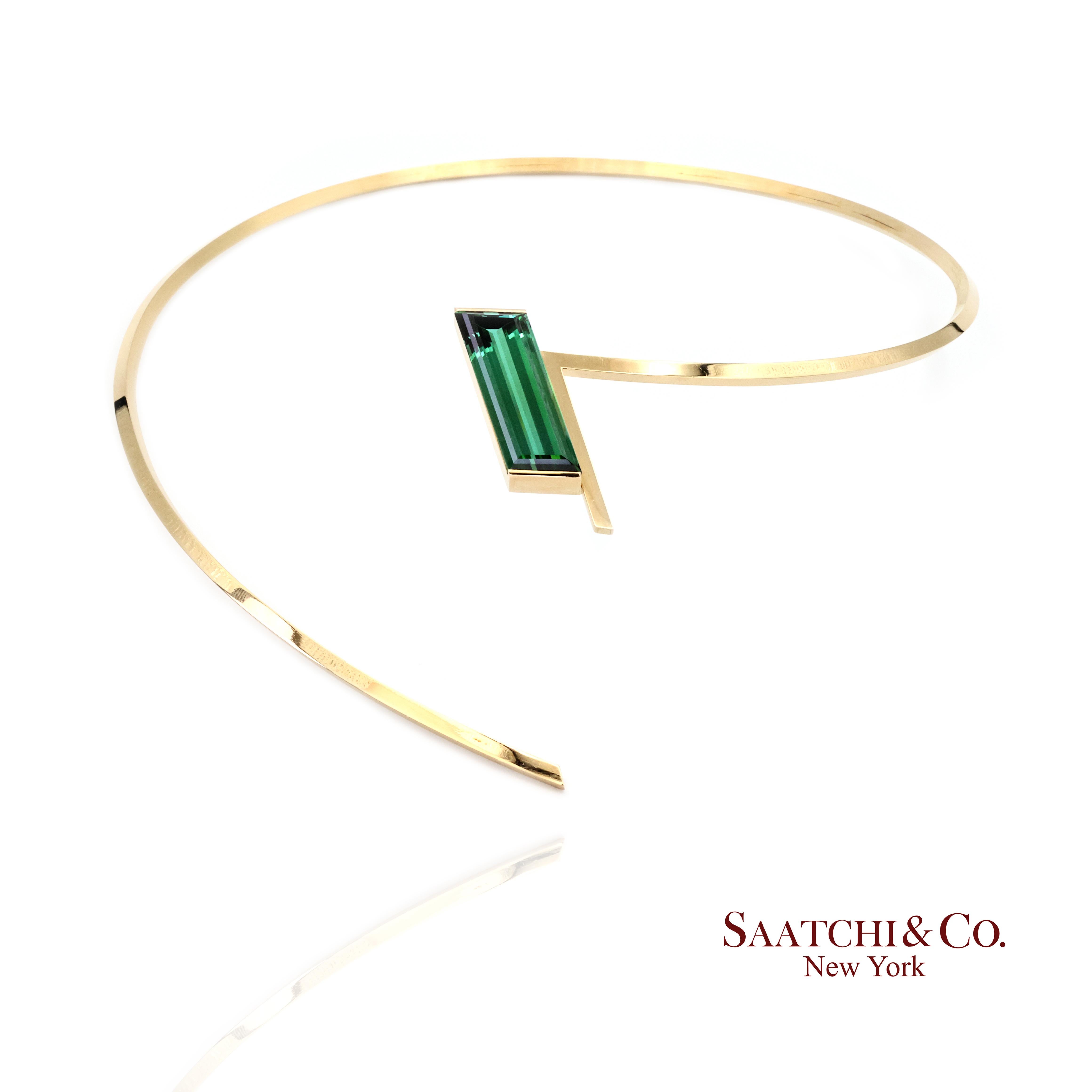 Collier élégant en or 18 carats avec tourmaline

Type de métal : Or blanc 18k 750
Poids total de l'article : 60,45 grammes
Longueur : 20,5 pouces
1:
Pierre : Tourmaline verte naturelle
Poids de la pierre : 35 Ct.
Couleur de la pierre : vert royal -