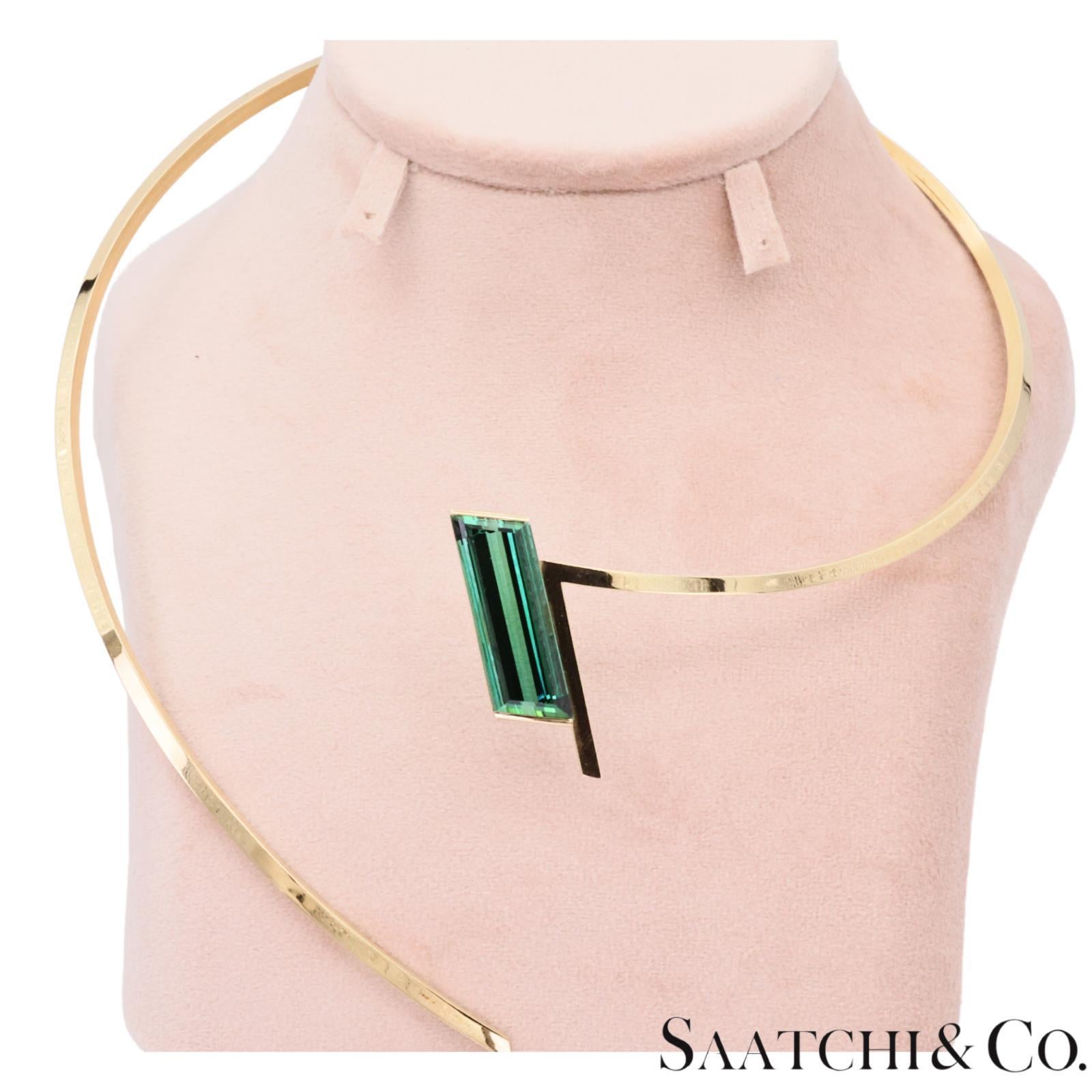 Elegante collana in oro 18k con tormalina

Tipo di metallo: Oro bianco 18k 750
Peso totale dell'articolo: 60,45 grammi
Lunghezza: 20,5 pollici
1:
A. Stone: Tormalina Greene & Greene Naturale
Peso della pietra: 35 Ct.
Colore della pietra: Greene &
