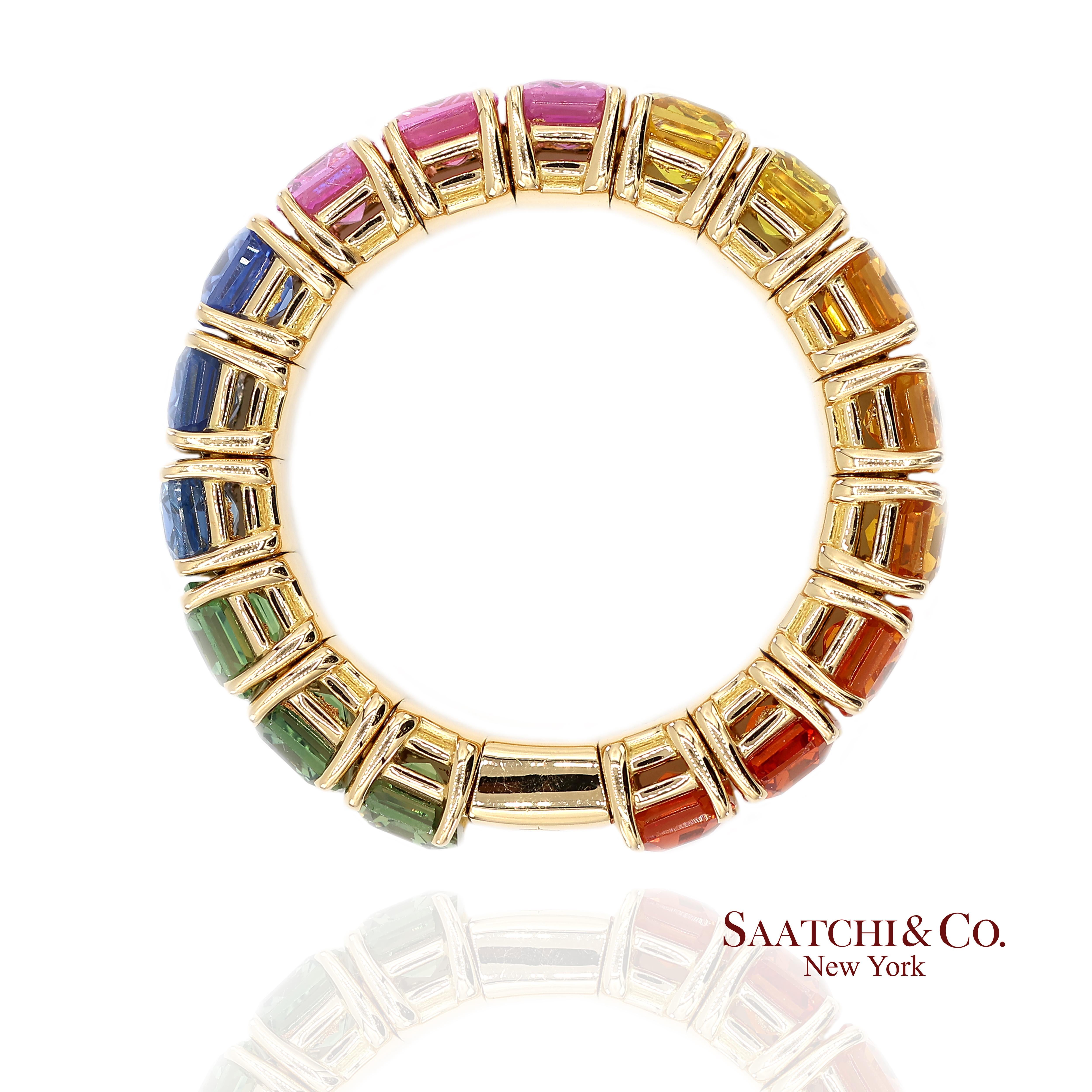 Anillo elástico de eternidad de zafiro natural arco iris italiano Zydo de oro amarillo de 18 quilates 750 Corte esmeralda en venta