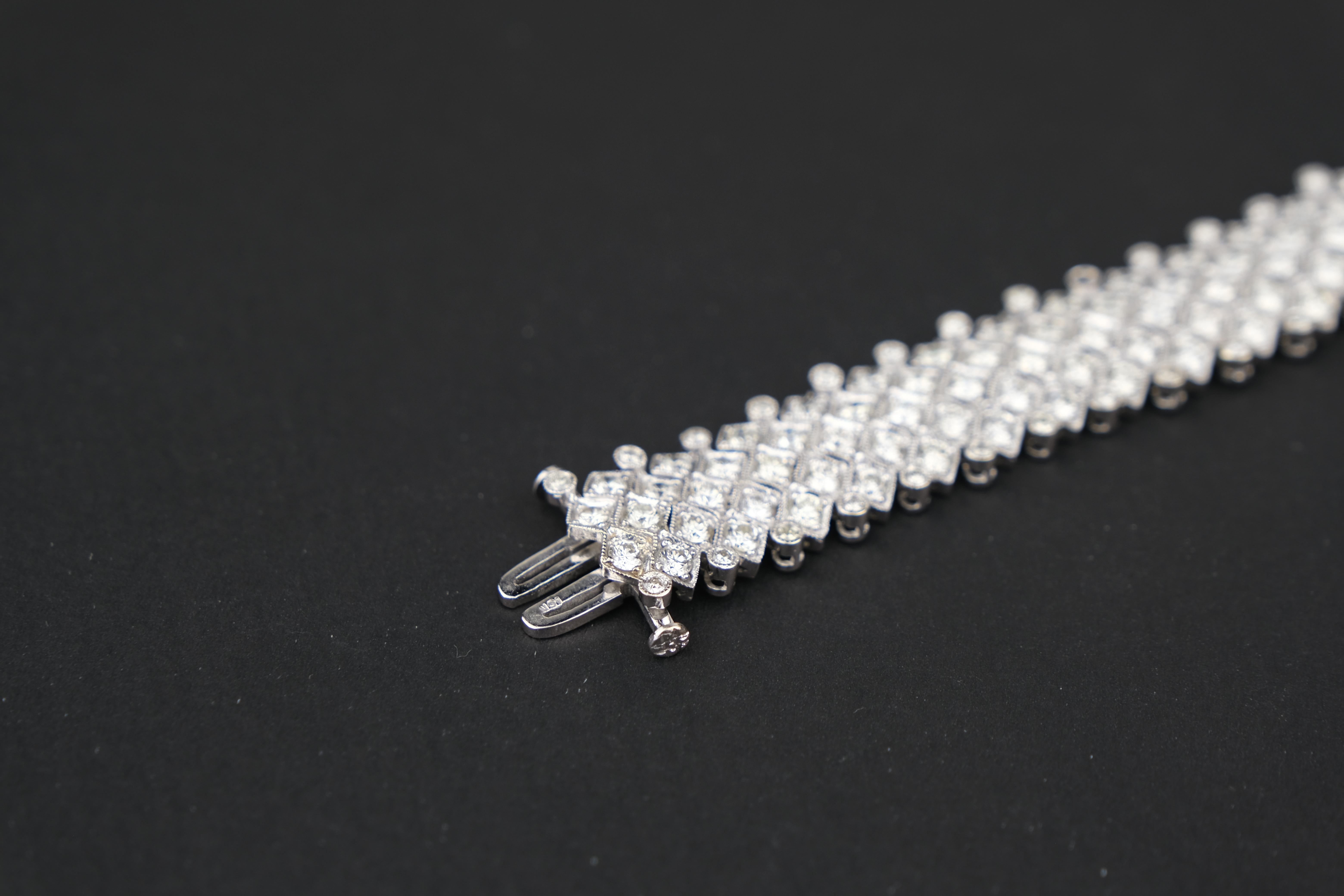 18 Karat 8.98 Carat Diamond Multi-Row Milgrain Bracelet In Good Condition For Sale In Bradford, Ontario