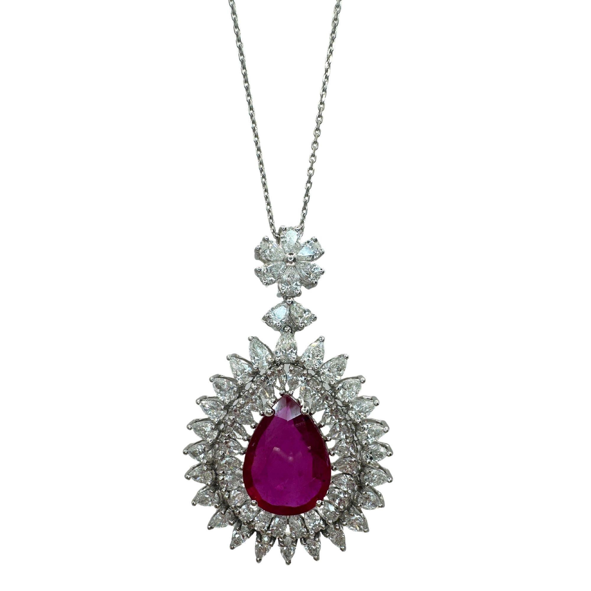 18k Afrikanischer Rubin und Diamanten im Prinzessinnenschliff Anhänger Halskette (Carréschliff) im Angebot