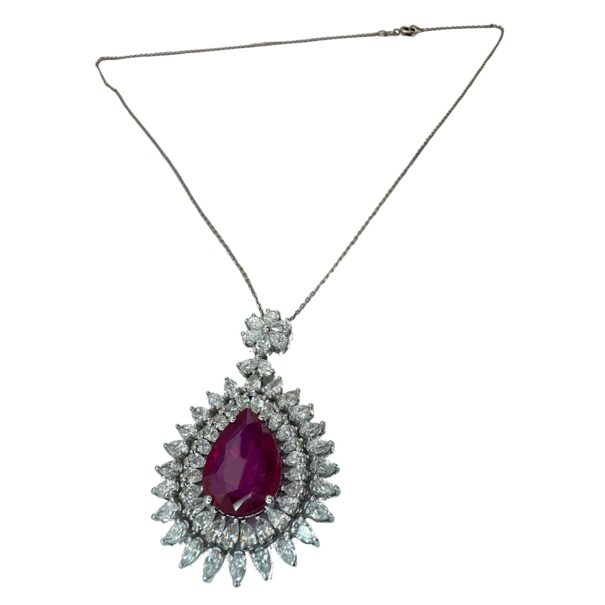 Collier pendentif en rubis africain et diamants taille princesse 18k Pour femmes en vente