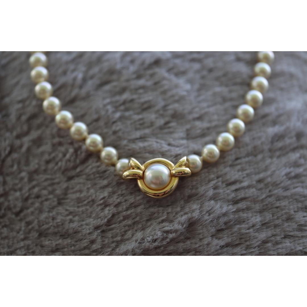 18k Akoya Pearl Necklace. High Quality Designer 18in length 5.5mm AKOYA pearls For Sale 6