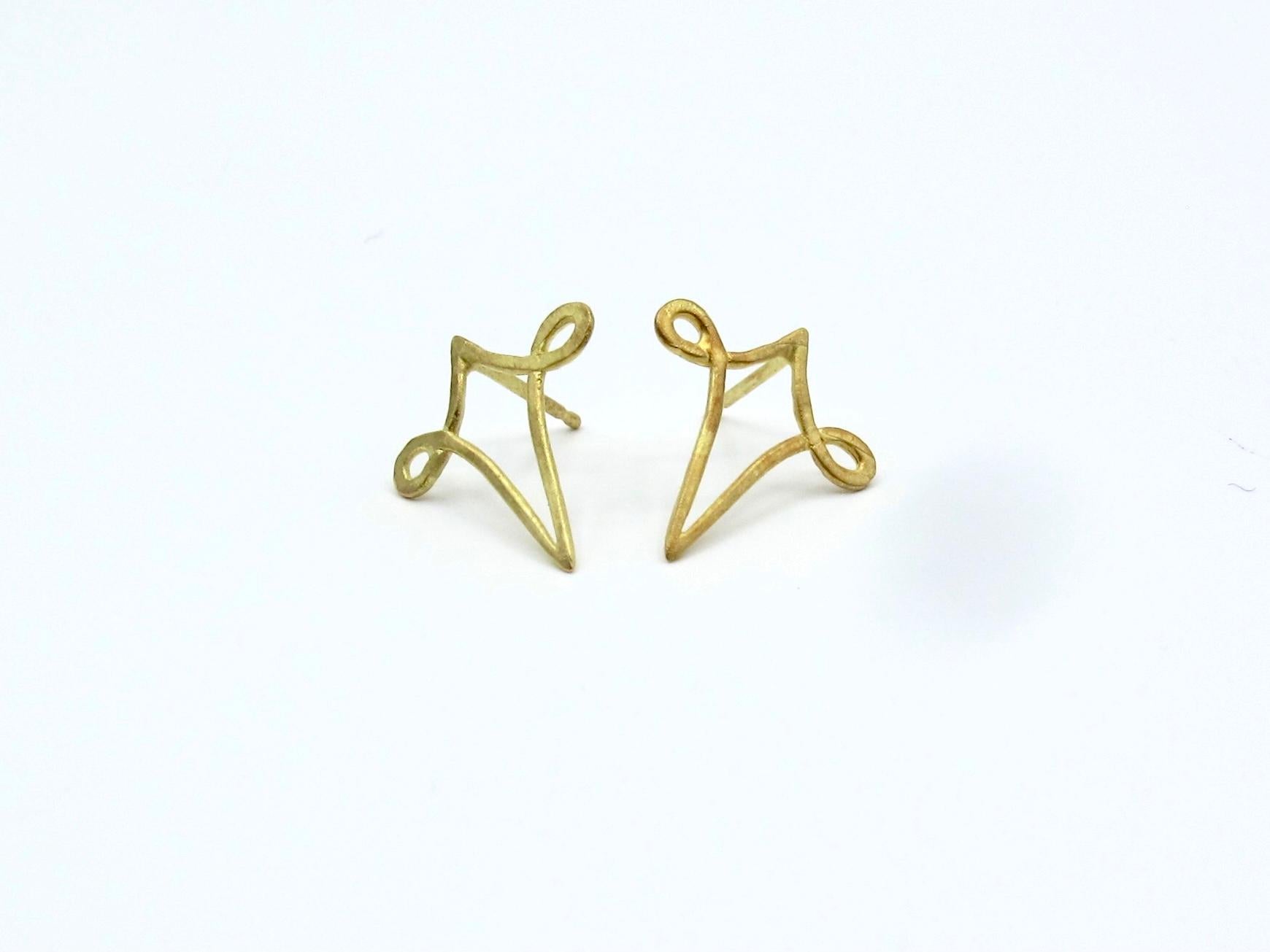 18k Alchemical Stud Earring Silver In New Condition For Sale In New York, NY
